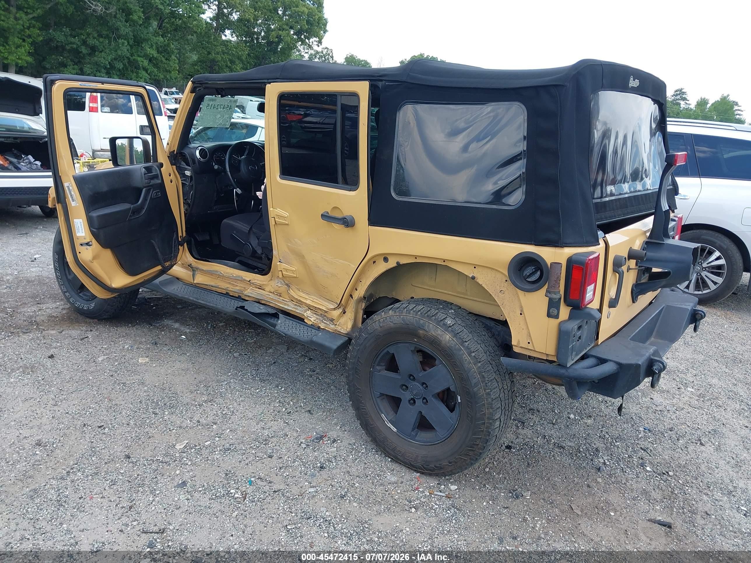 2013 Jeep Wrangler Unlimited Sahara Tan vin: 1C4HJWEG5DL629184