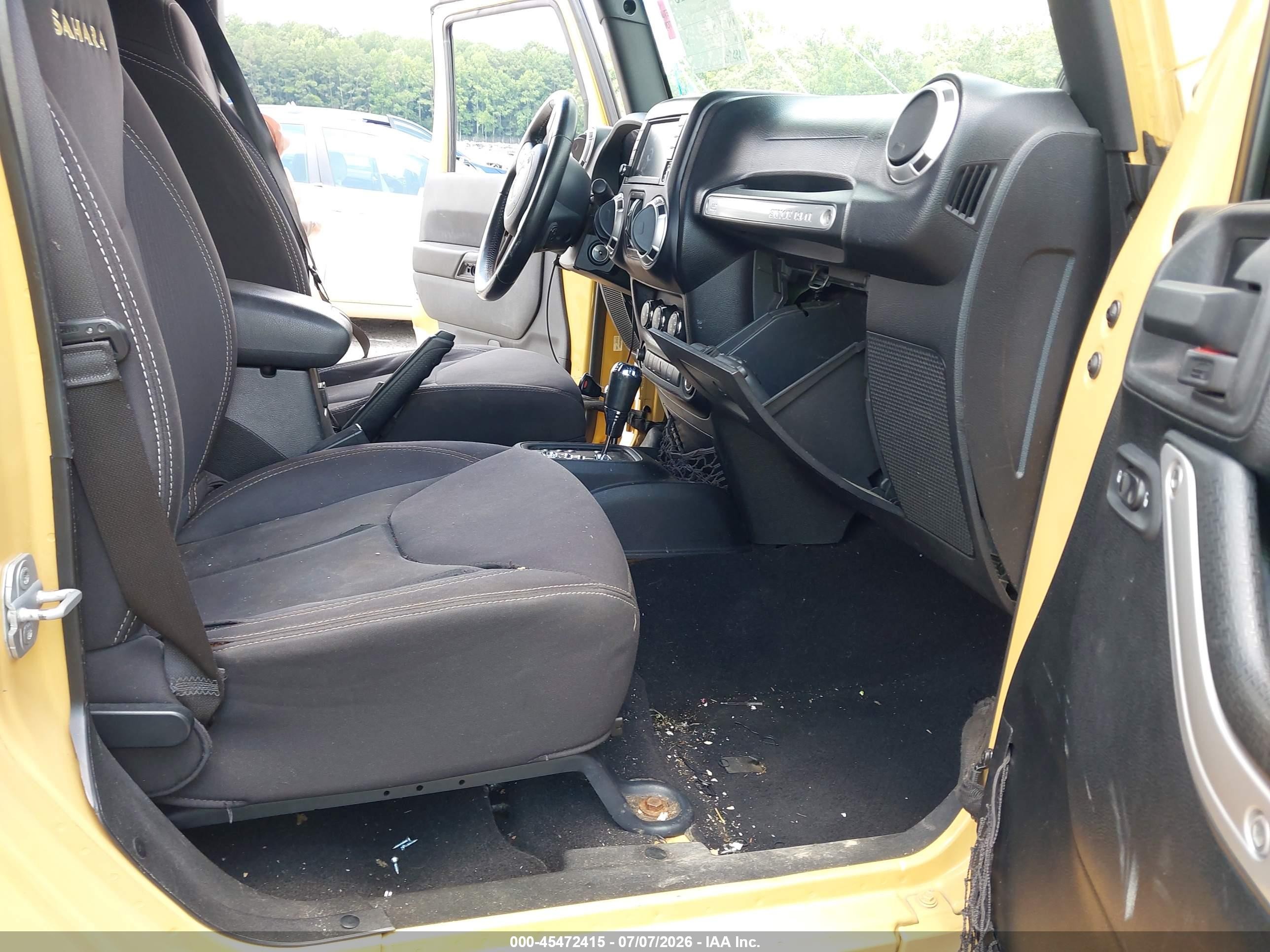 2013 Jeep Wrangler Unlimited Sahara Tan vin: 1C4HJWEG5DL629184