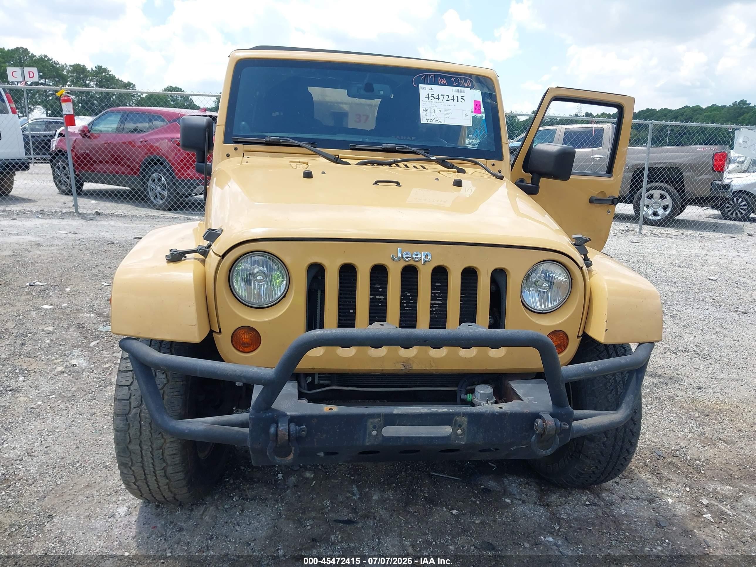 2013 Jeep Wrangler Unlimited Sahara Tan vin: 1C4HJWEG5DL629184