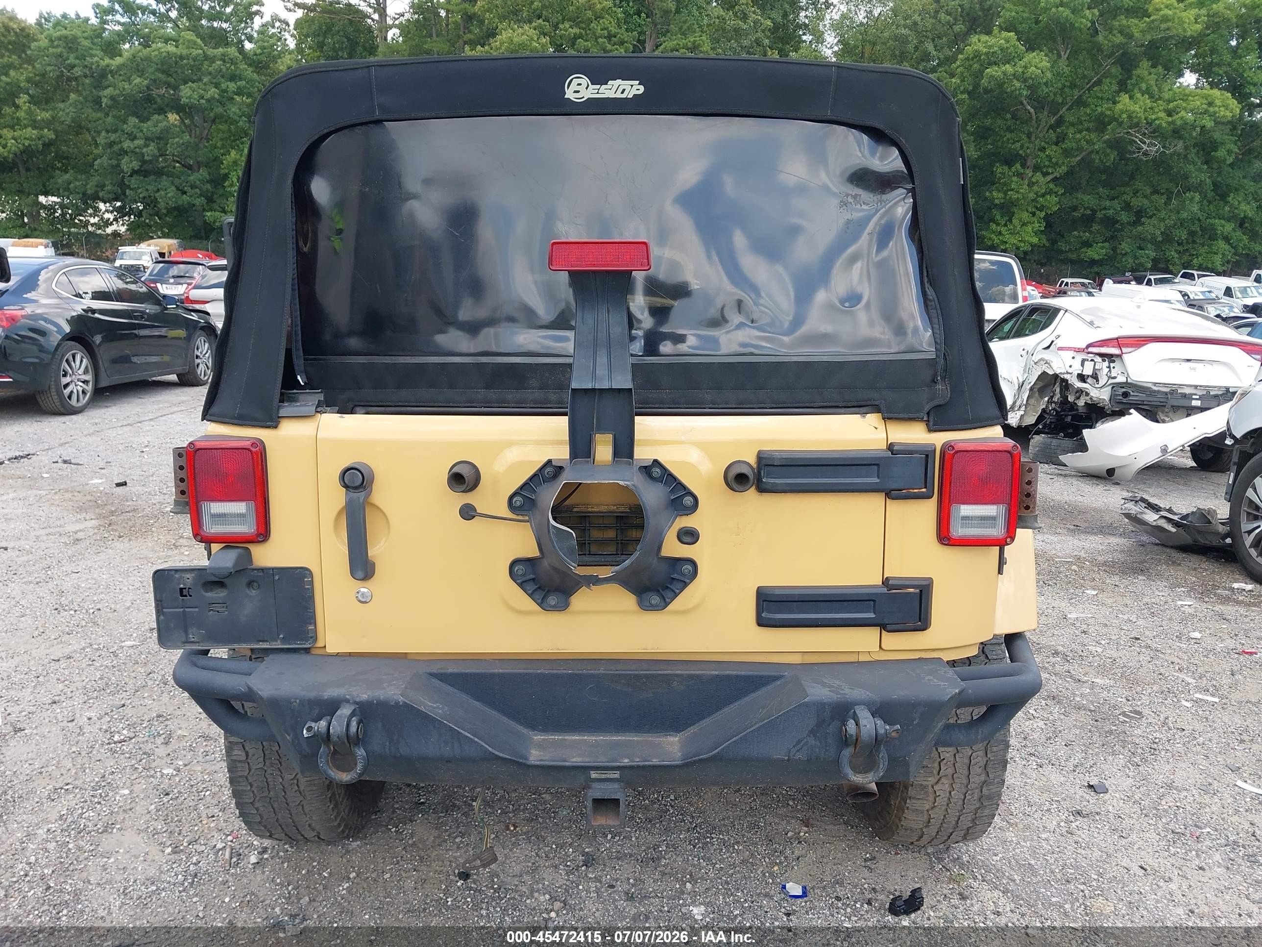 2013 Jeep Wrangler Unlimited Sahara Tan vin: 1C4HJWEG5DL629184