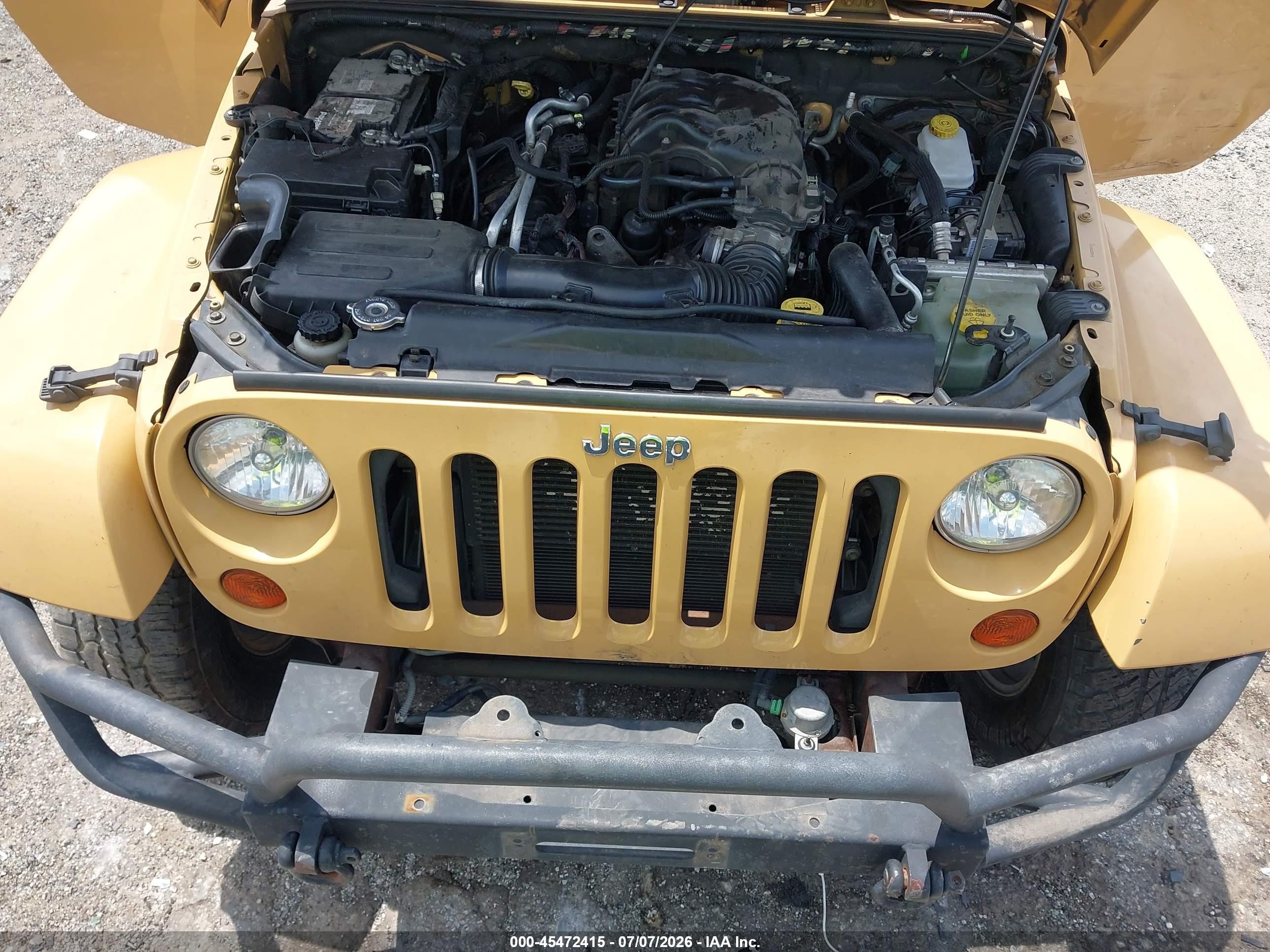 2013 Jeep Wrangler Unlimited Sahara Tan vin: 1C4HJWEG5DL629184