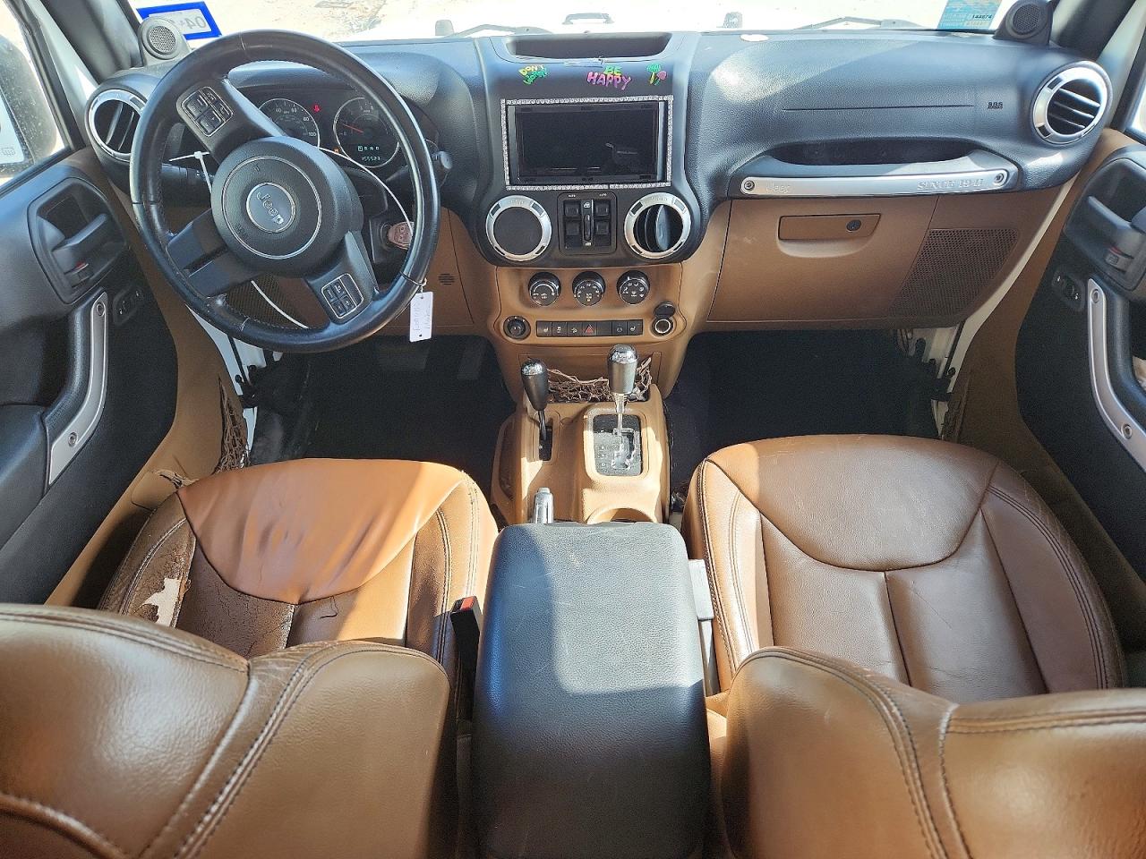 2014 Jeep Wrangler Unlimited Sahara White vin: 1C4HJWEG5EL104644