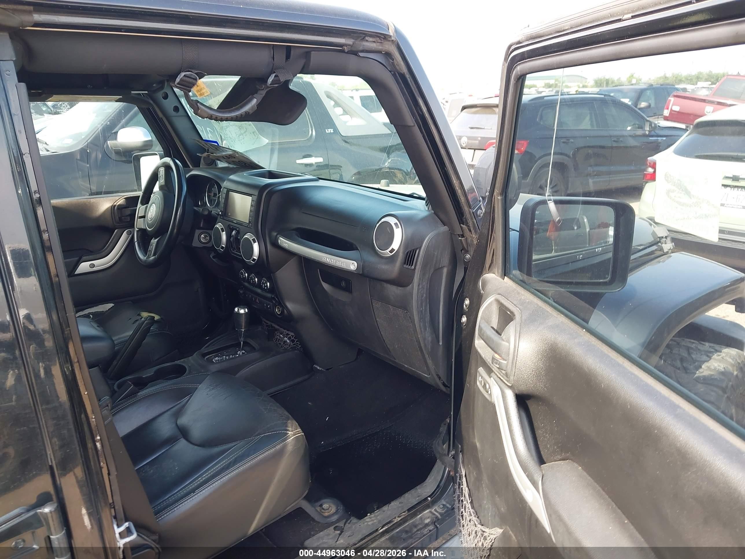 2014 Jeep Wrangler Unlimited Sahara Black vin: 1C4HJWEG5EL104658