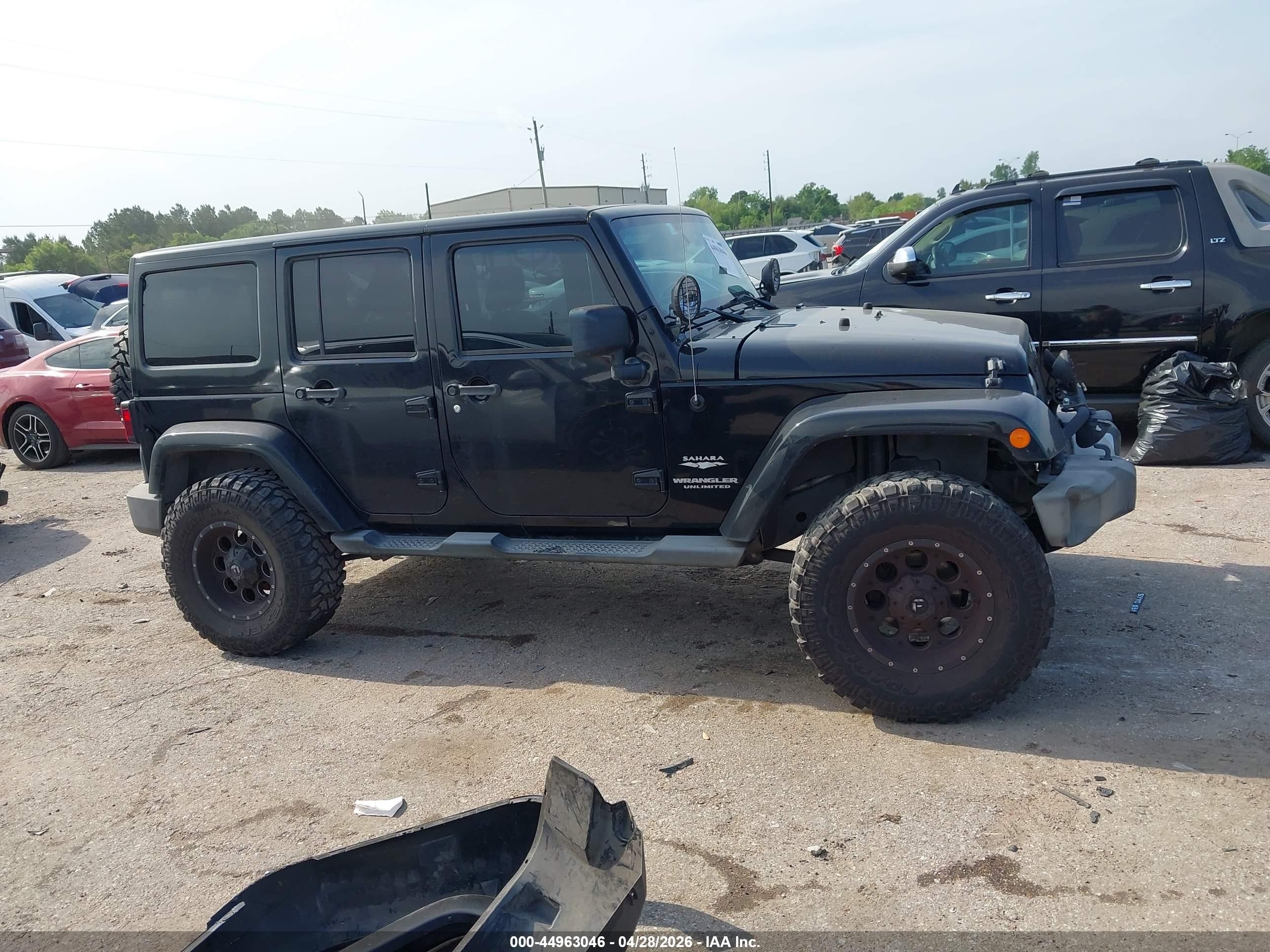 2014 Jeep Wrangler Unlimited Sahara Black vin: 1C4HJWEG5EL104658