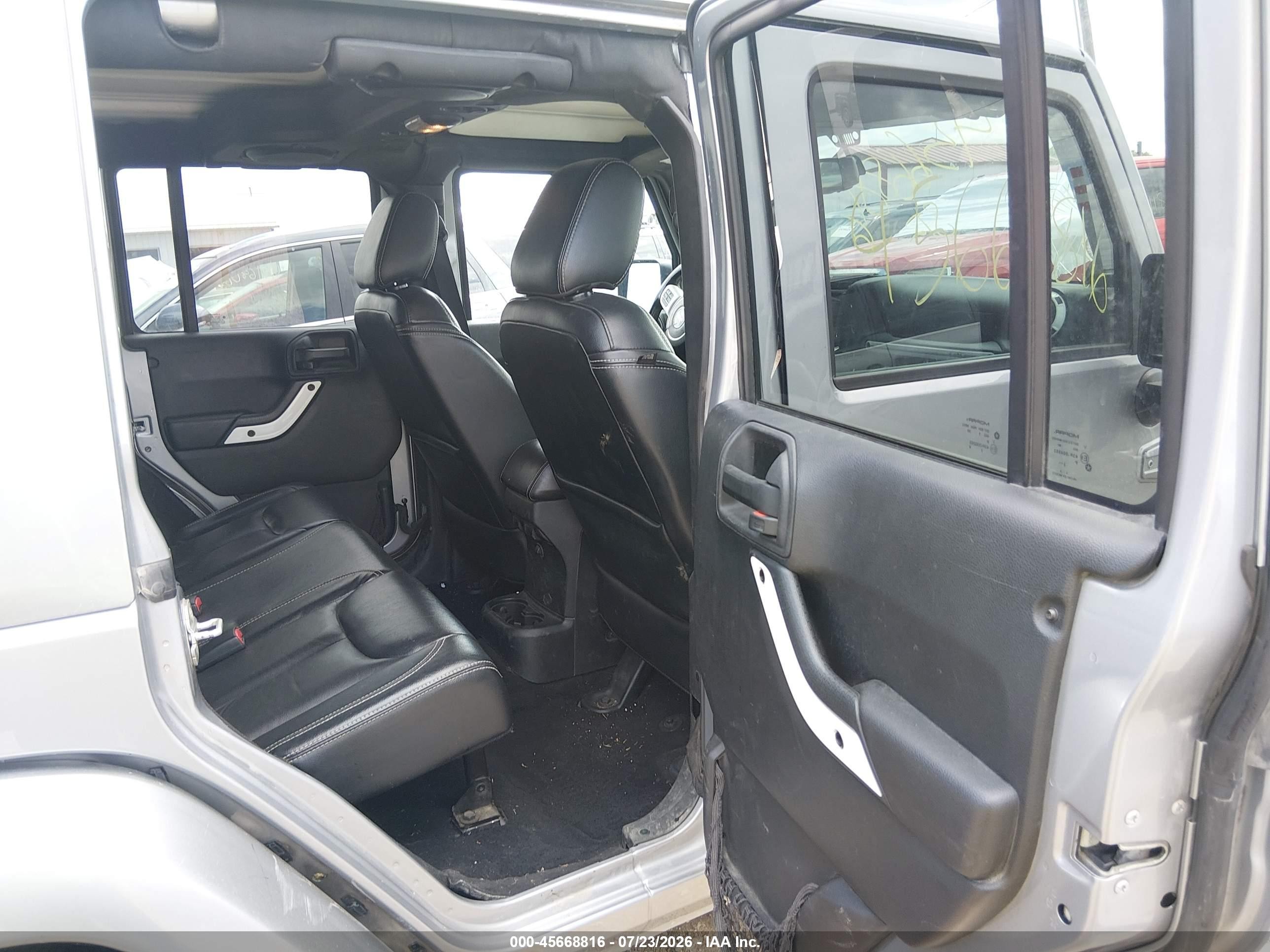2014 Jeep Wrangler Unlimited Polar Edition Silver vin: 1C4HJWEG5EL170787