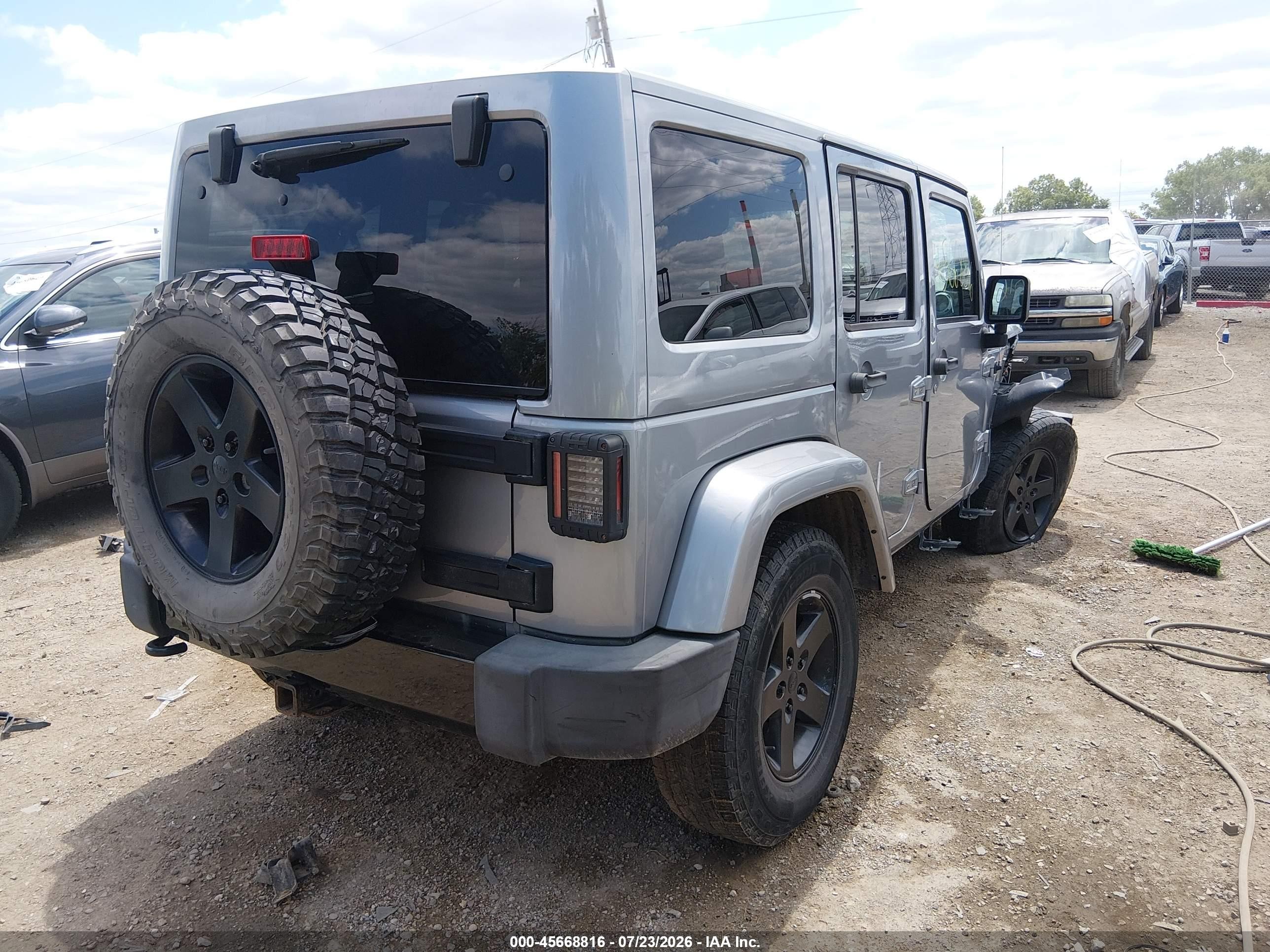 2014 Jeep Wrangler Unlimited Polar Edition Silver vin: 1C4HJWEG5EL170787