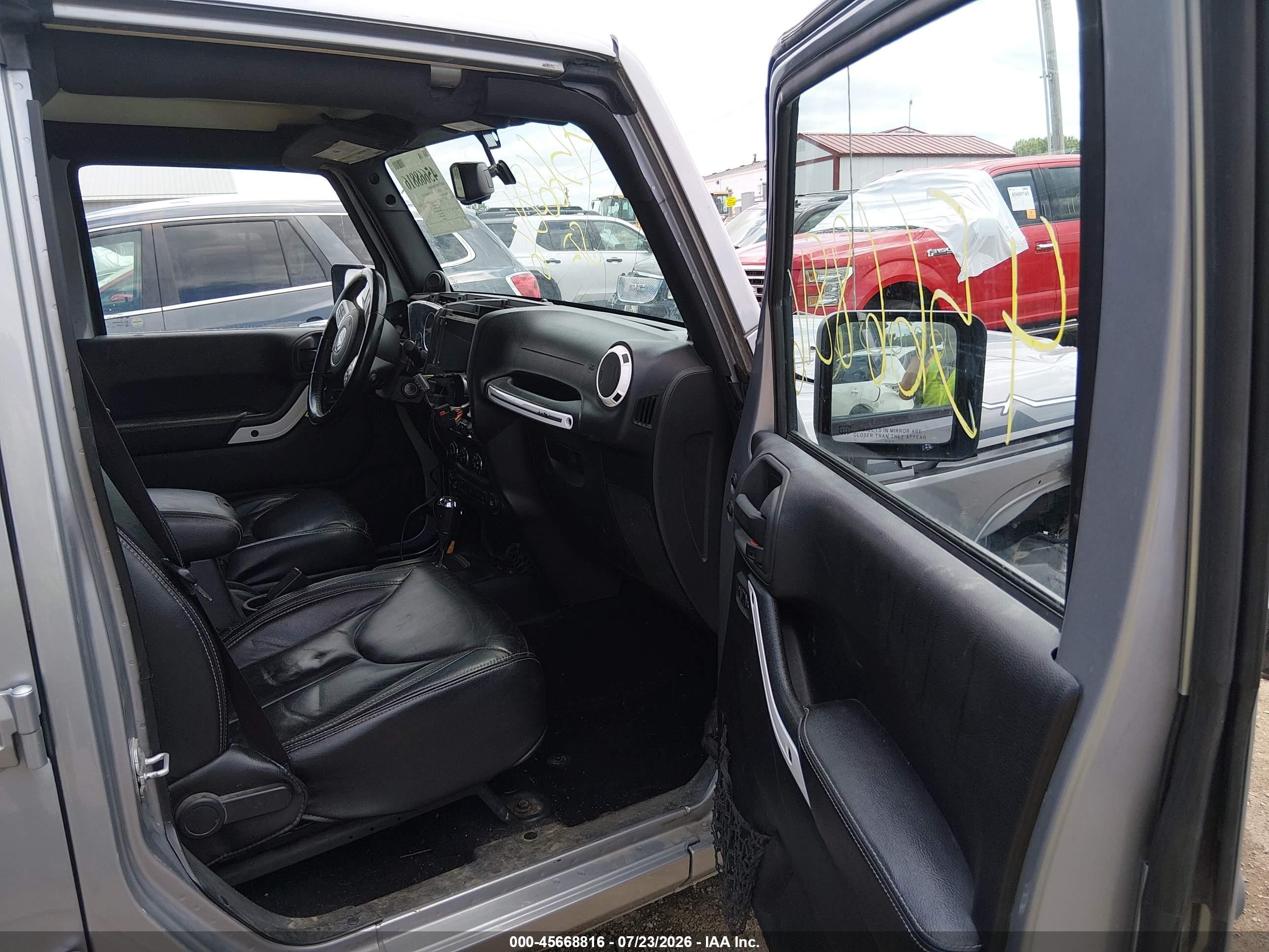 2014 Jeep Wrangler Unlimited Polar Edition Silver vin: 1C4HJWEG5EL170787