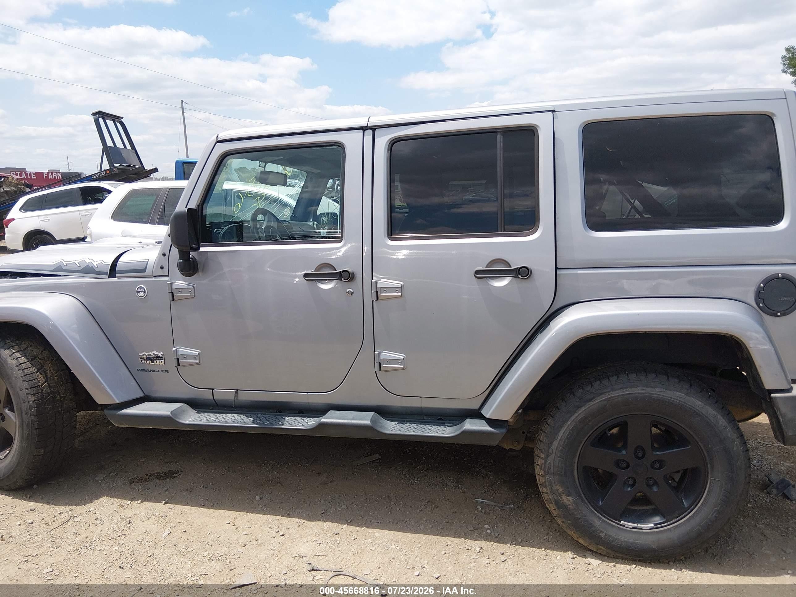 2014 Jeep Wrangler Unlimited Polar Edition Silver vin: 1C4HJWEG5EL170787