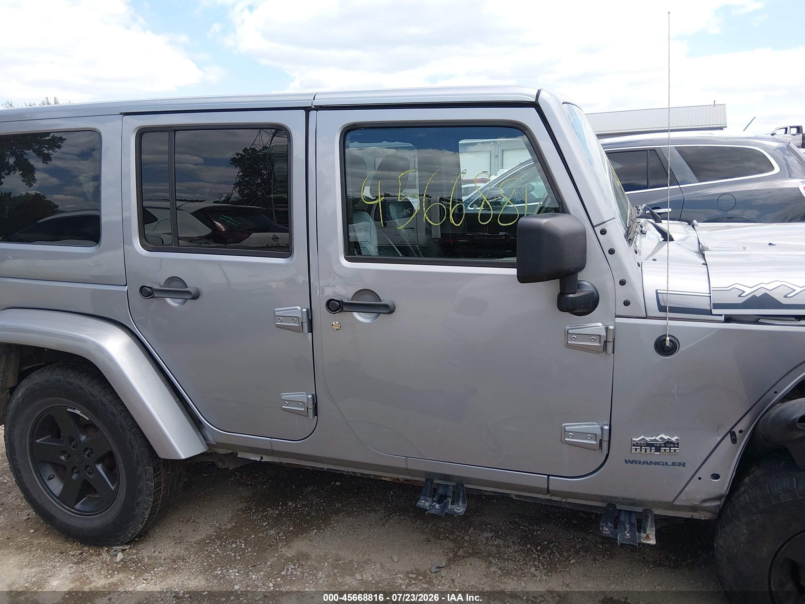2014 Jeep Wrangler Unlimited Polar Edition Silver vin: 1C4HJWEG5EL170787
