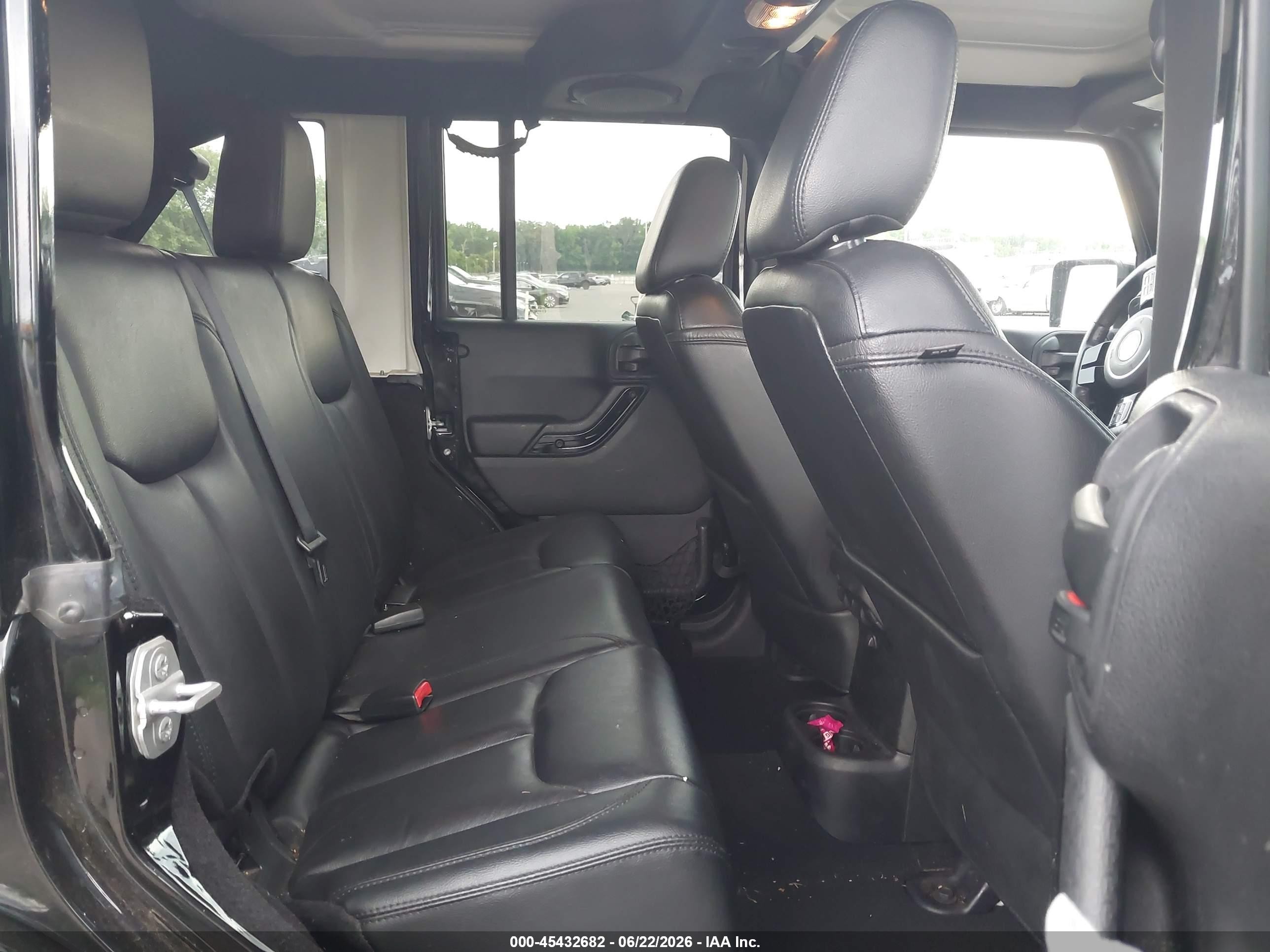 2014 Jeep Wrangler Unlimited Altitude Black vin: 1C4HJWEG5EL320249