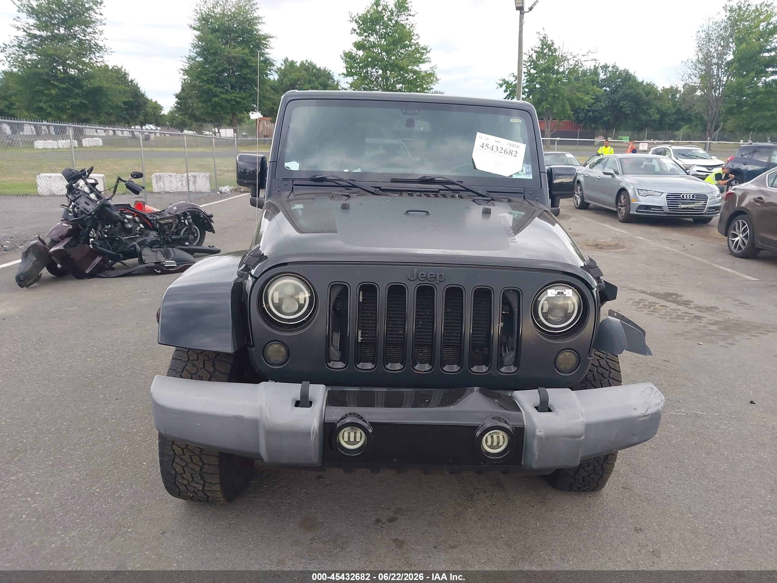 2014 Jeep Wrangler Unlimited Altitude Black vin: 1C4HJWEG5EL320249