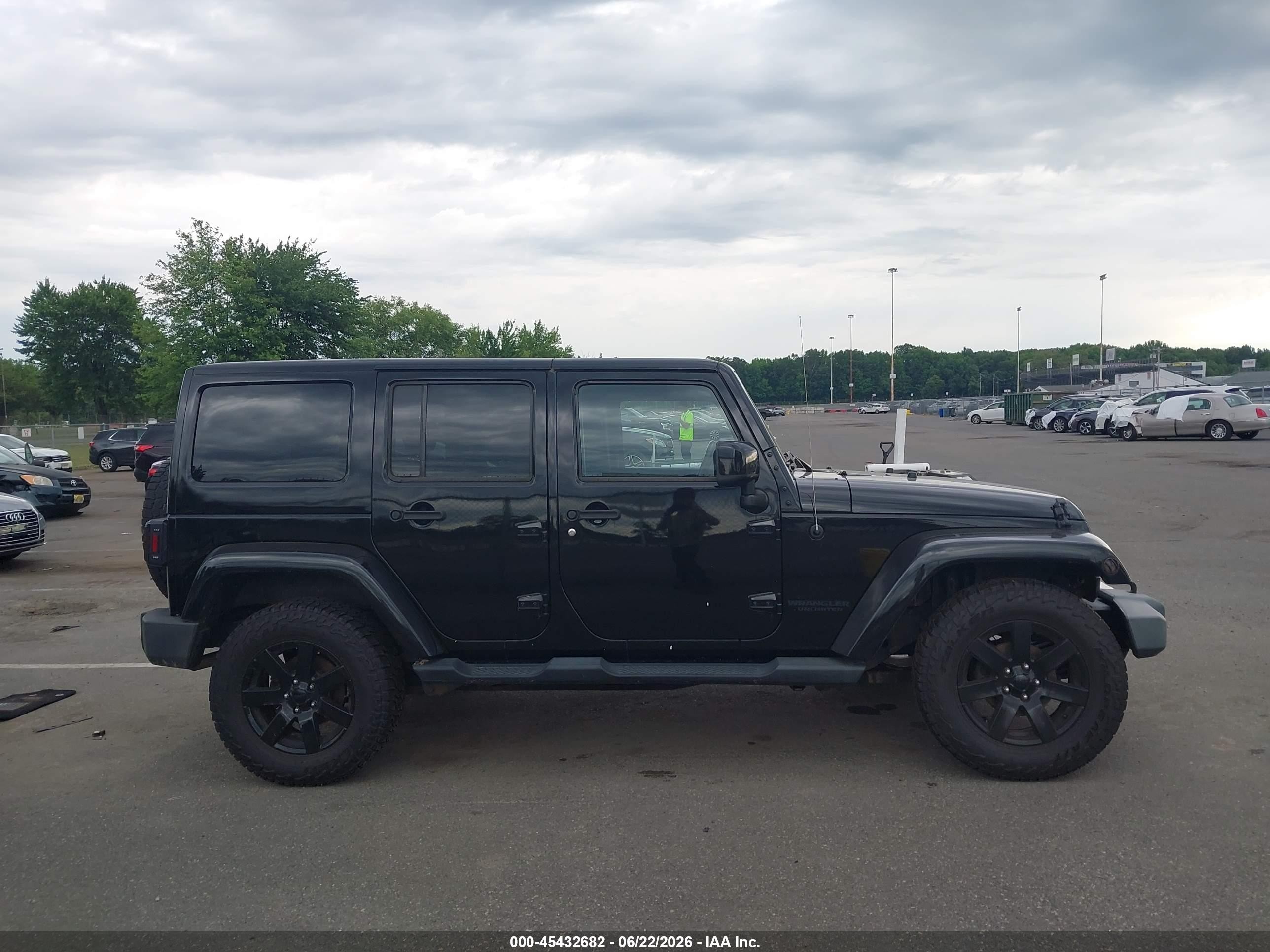 2014 Jeep Wrangler Unlimited Altitude Black vin: 1C4HJWEG5EL320249
