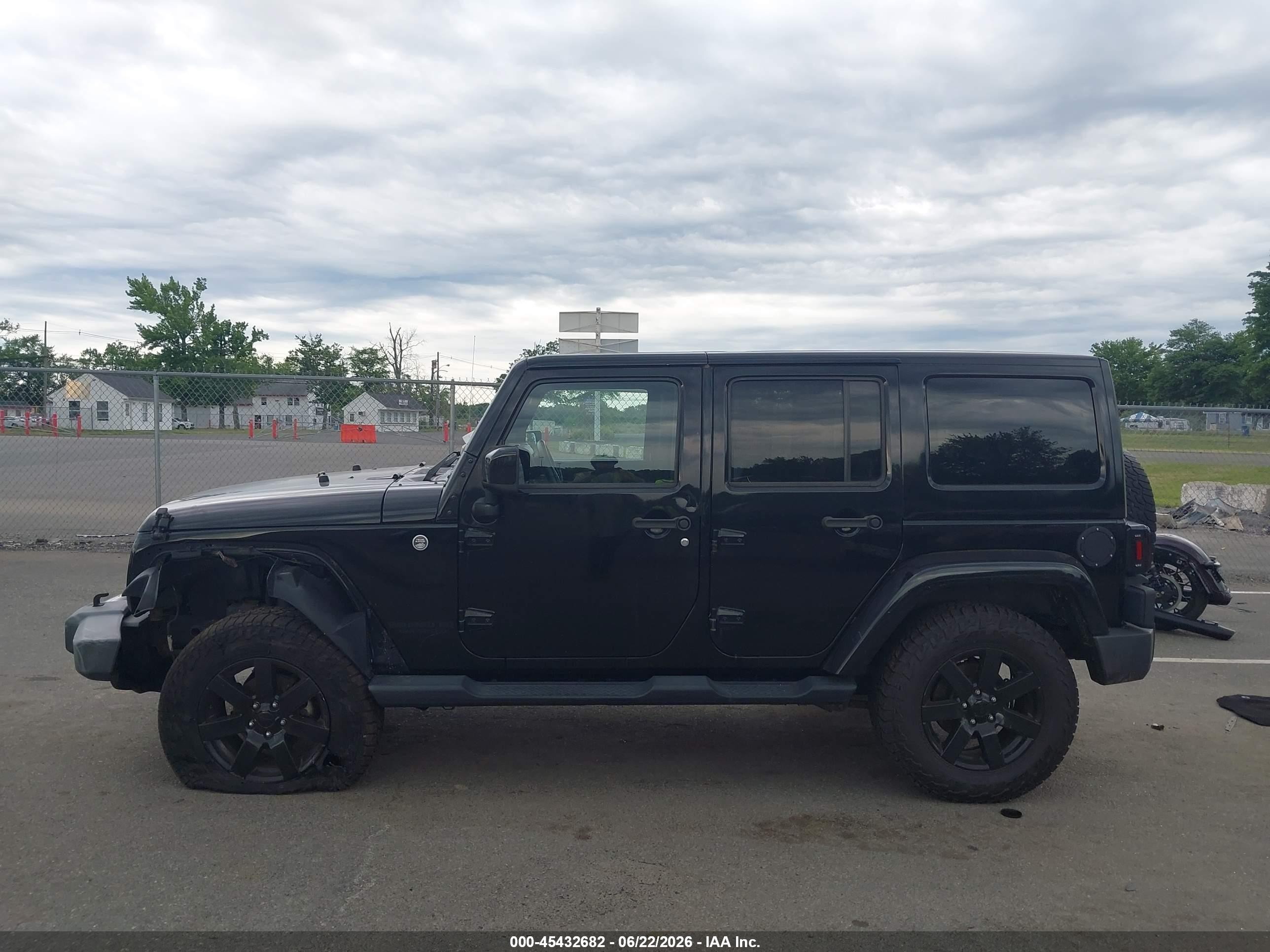 2014 Jeep Wrangler Unlimited Altitude Black vin: 1C4HJWEG5EL320249