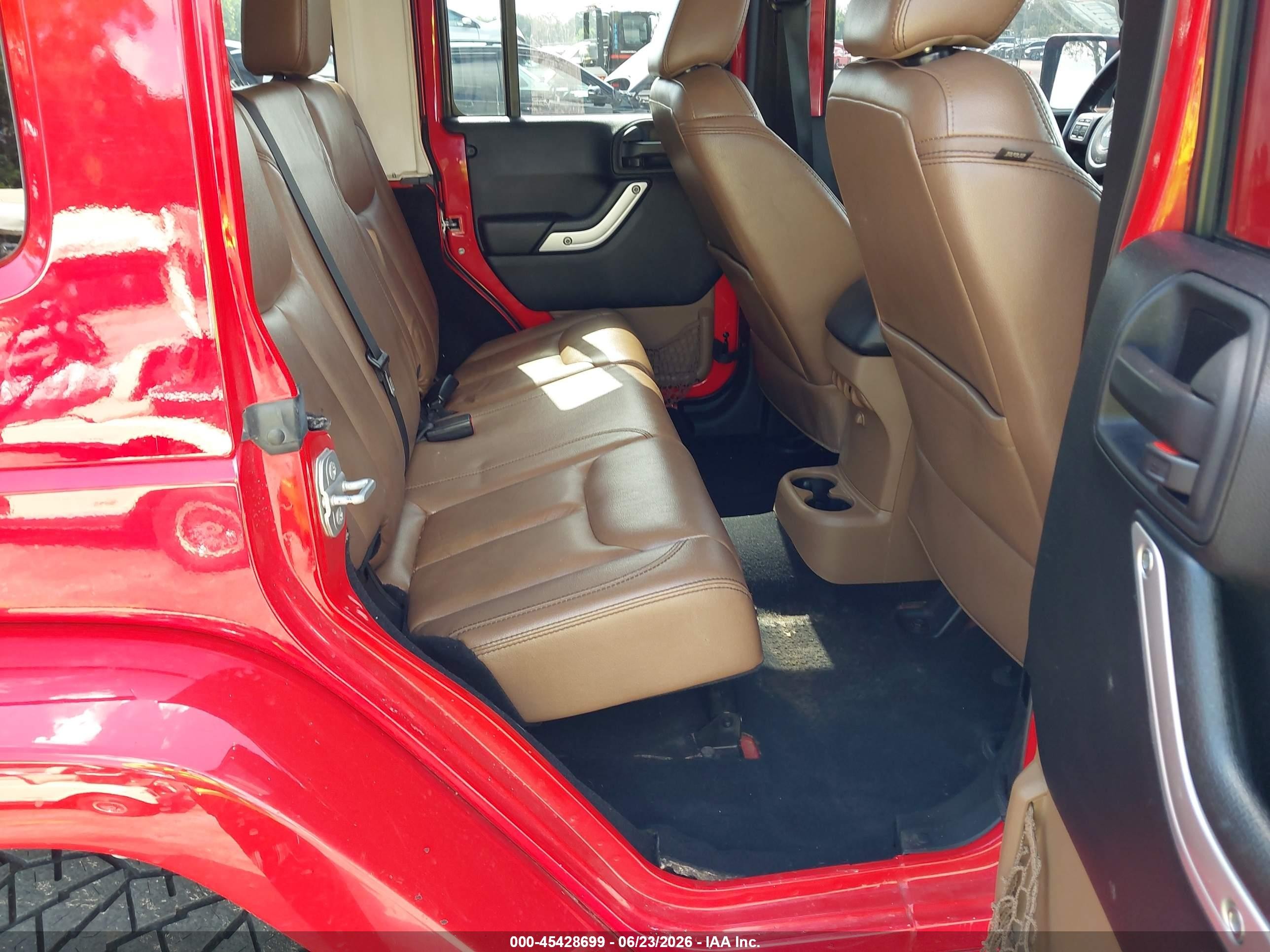 2015 Jeep Wrangler Unlimited Sahara Red vin: 1C4HJWEG5FL537799