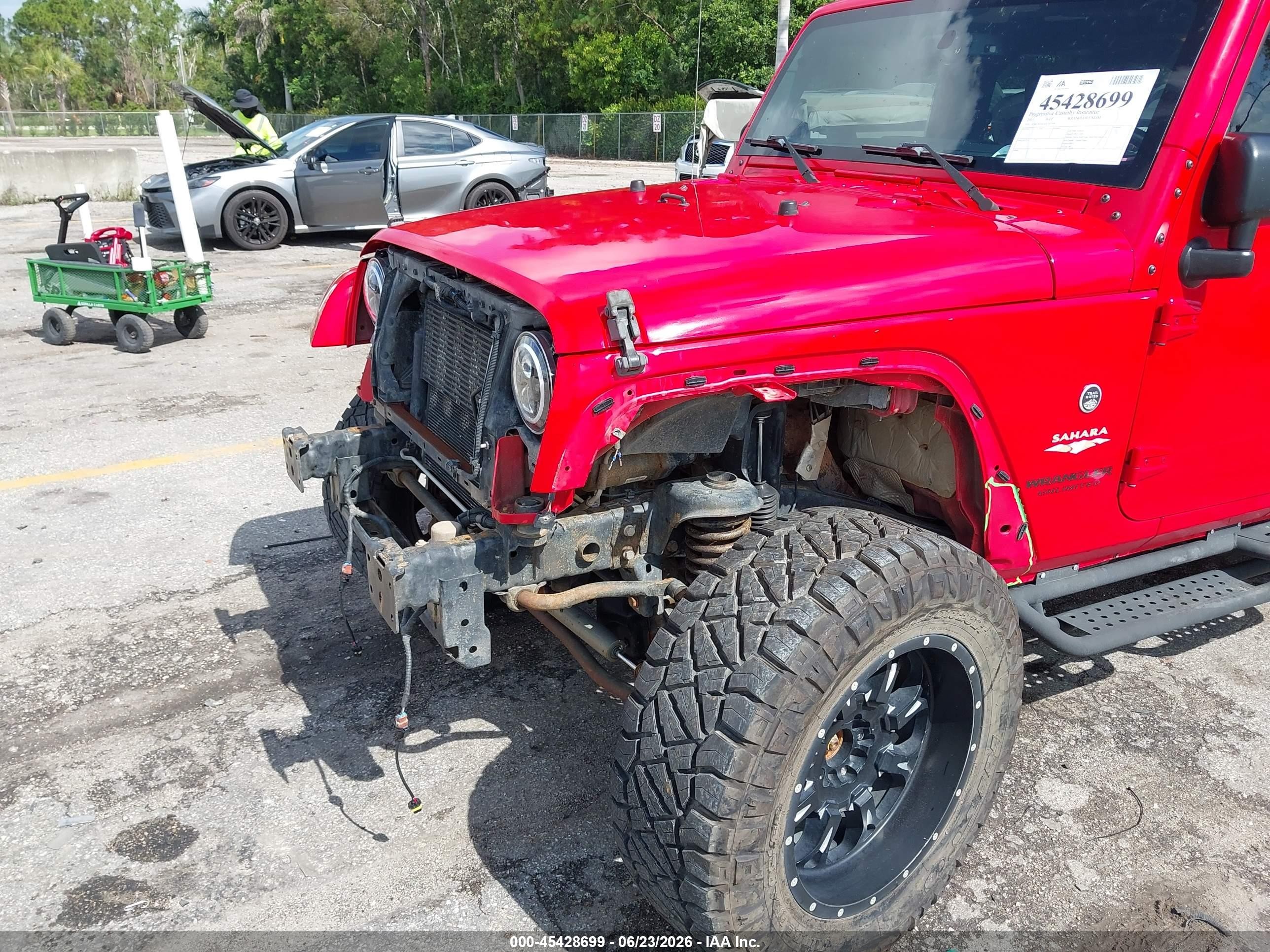 2015 Jeep Wrangler Unlimited Sahara Red vin: 1C4HJWEG5FL537799