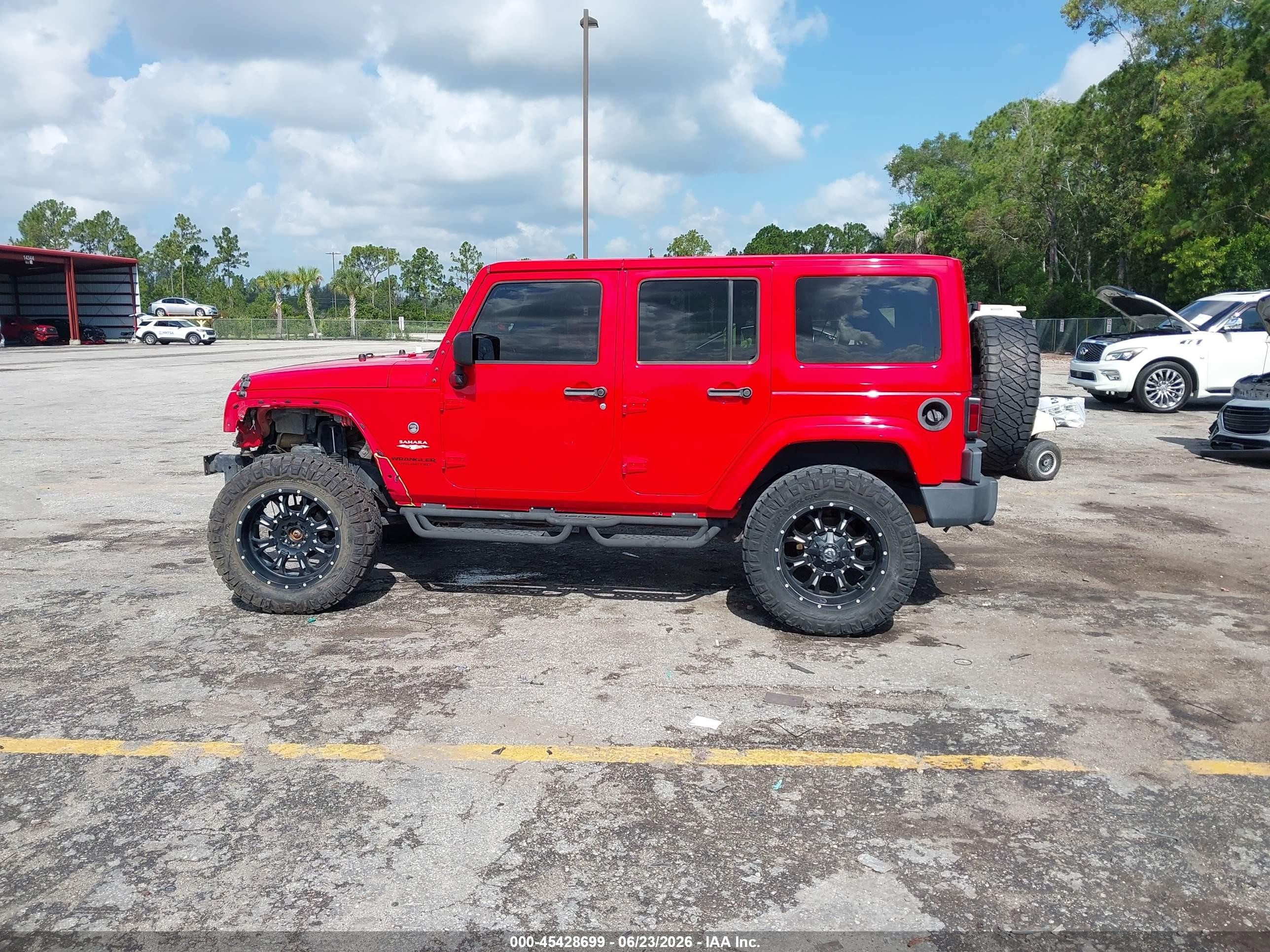 2015 Jeep Wrangler Unlimited Sahara Red vin: 1C4HJWEG5FL537799