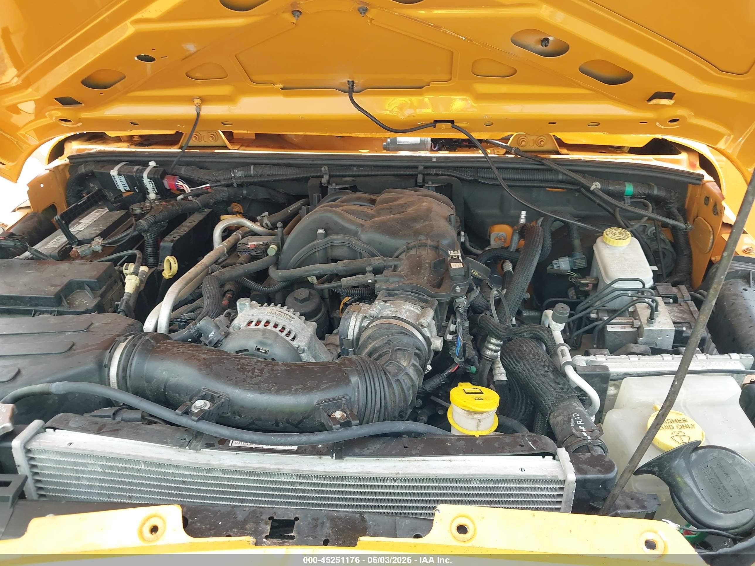 2012 Jeep Wrangler Unlimited Sahara Yellow vin: 1C4HJWEG6CL161240