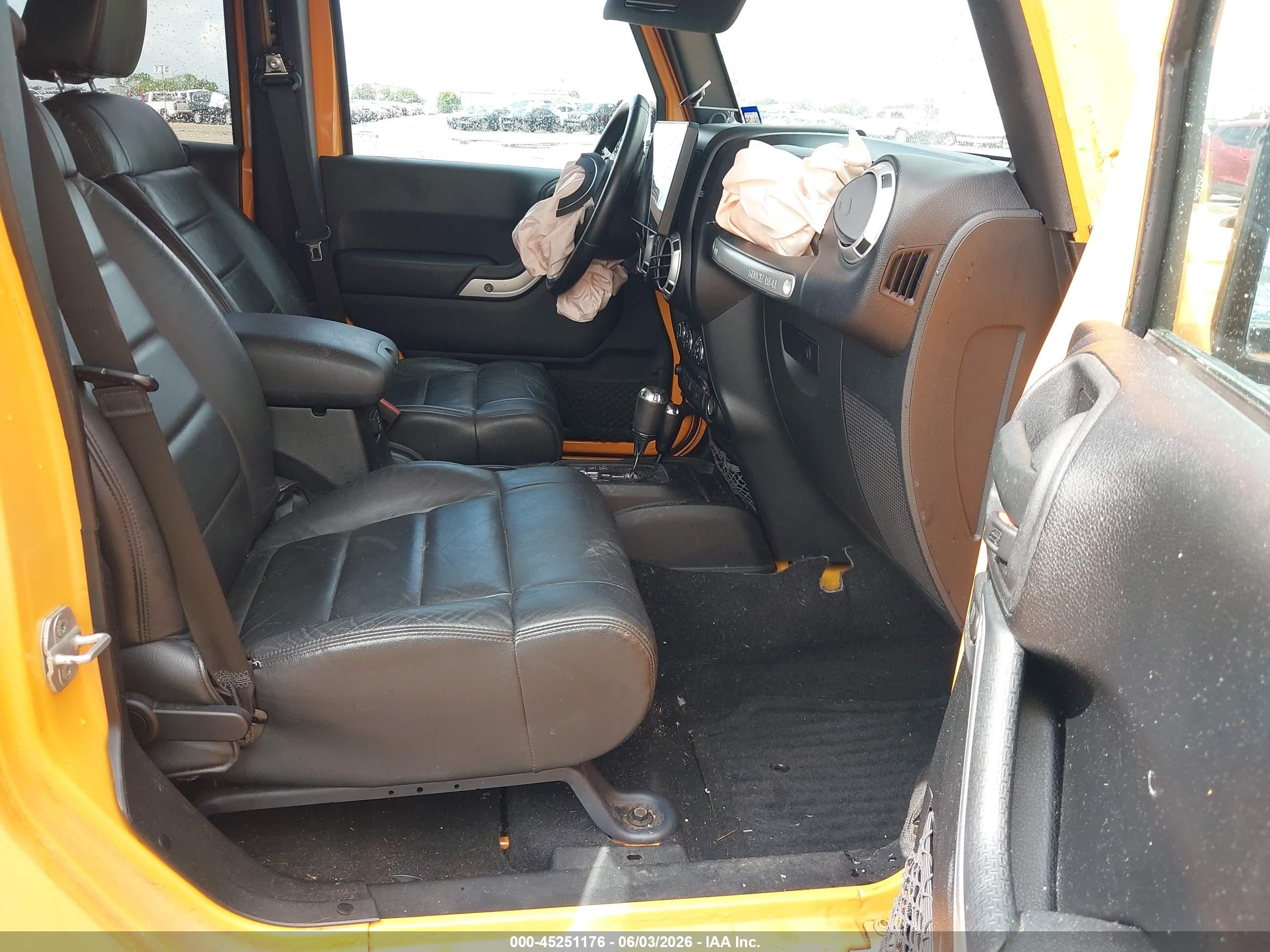 2012 Jeep Wrangler Unlimited Sahara Yellow vin: 1C4HJWEG6CL161240