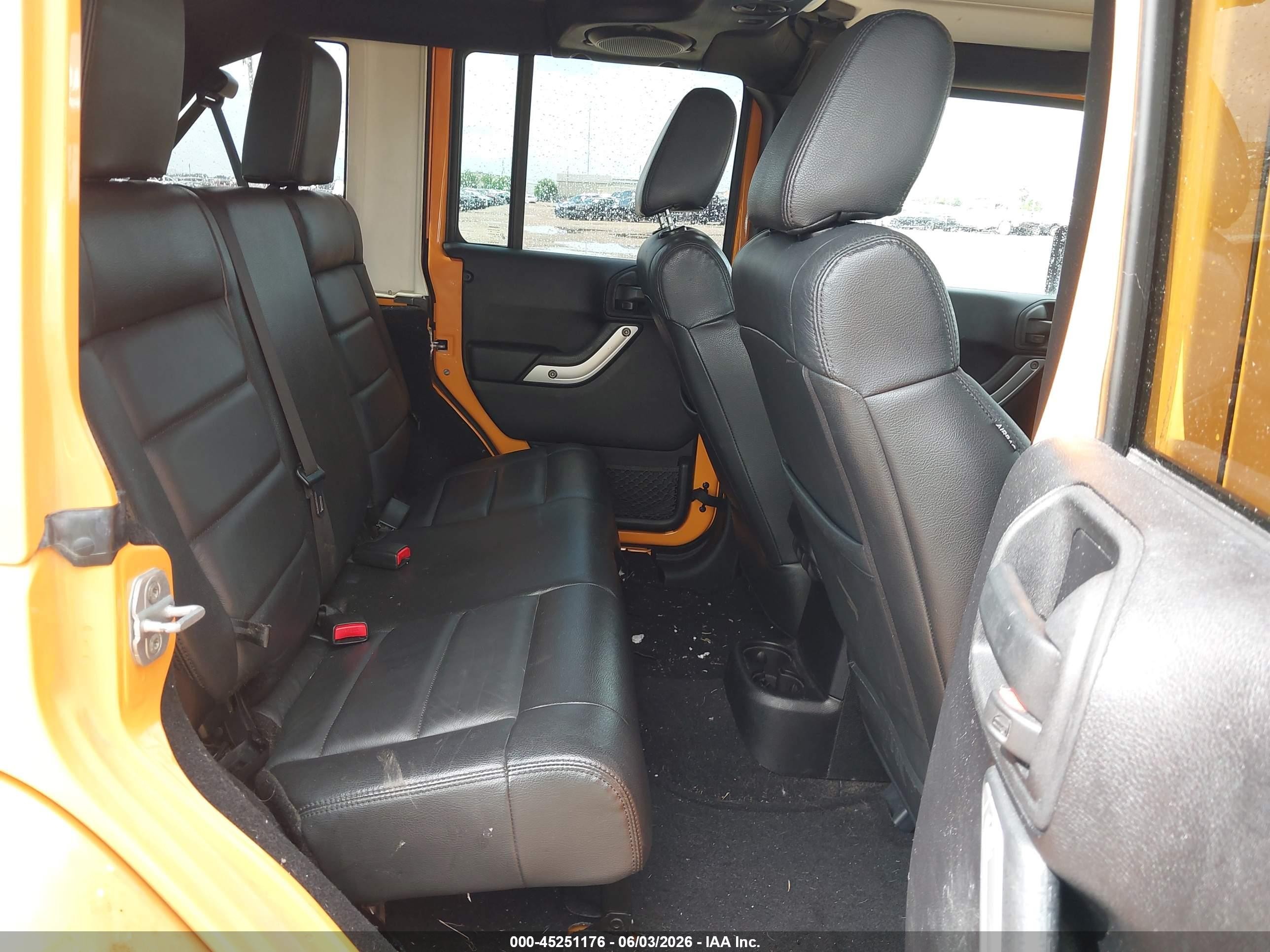 2012 Jeep Wrangler Unlimited Sahara Yellow vin: 1C4HJWEG6CL161240