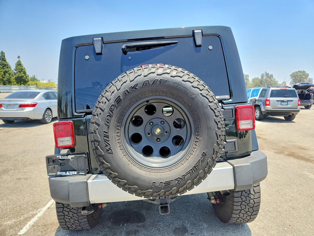 2012 Jeep Wrangler Unlimited Sahara Black vin: 1C4HJWEG6CL209643