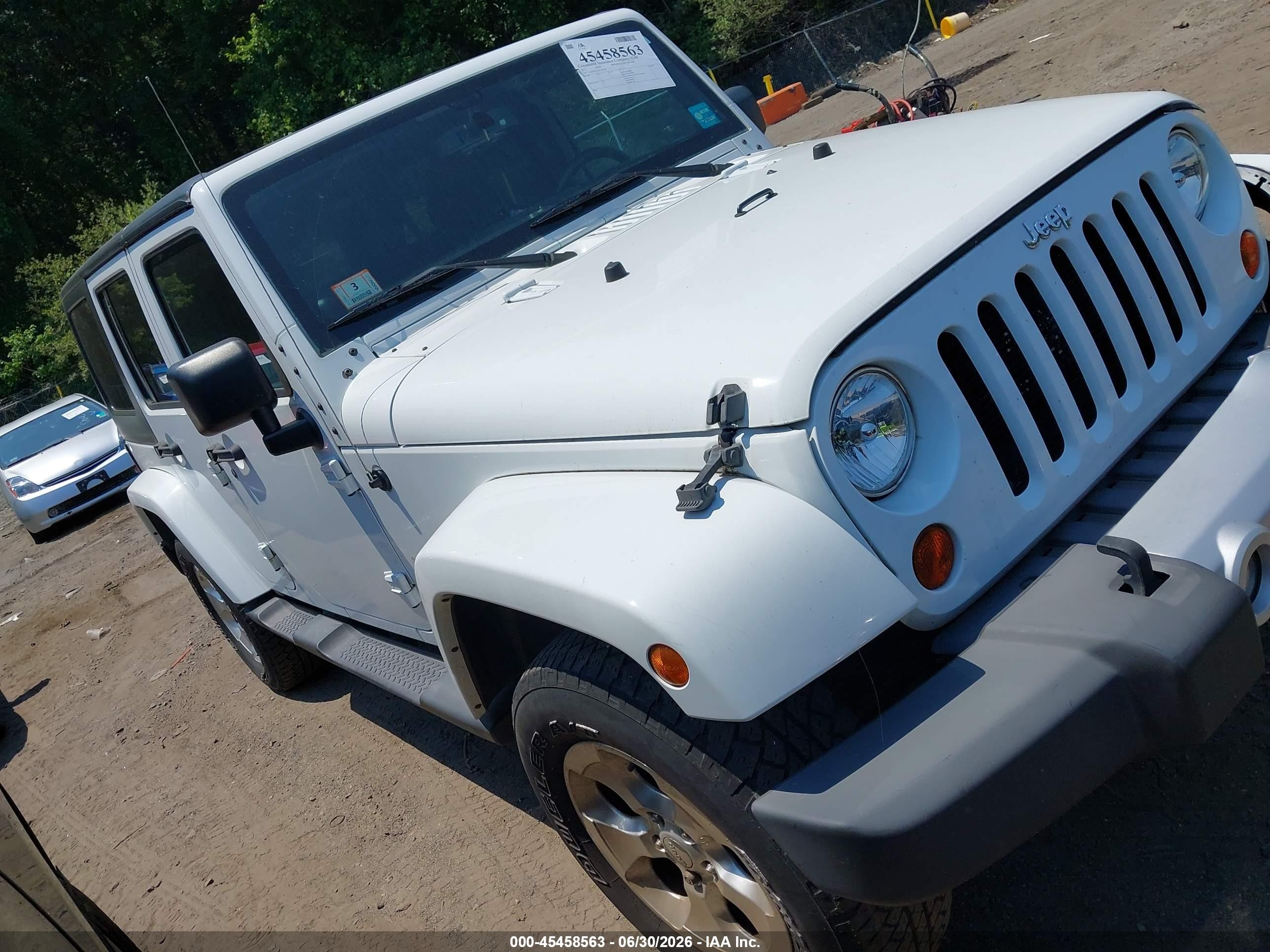 2013 Jeep Wrangler Unlimited Sahara White vin: 1C4HJWEG6DL502704
