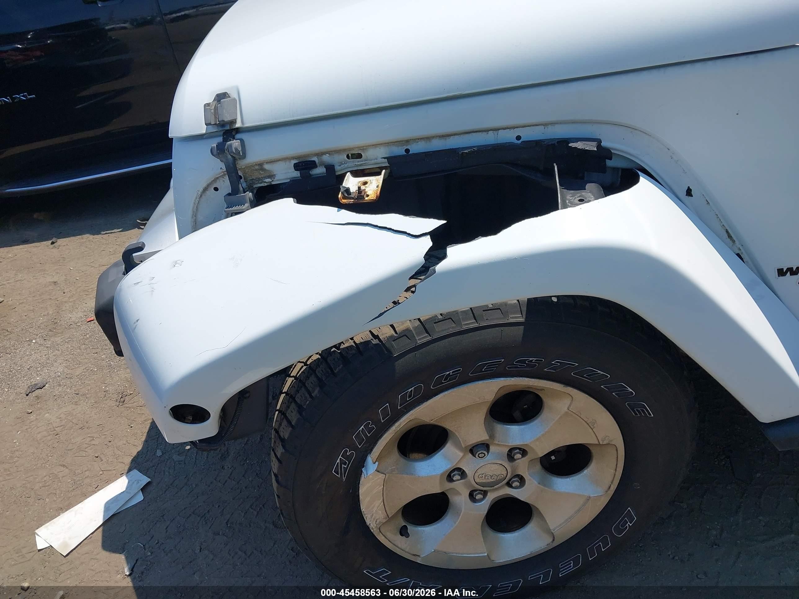 2013 Jeep Wrangler Unlimited Sahara White vin: 1C4HJWEG6DL502704