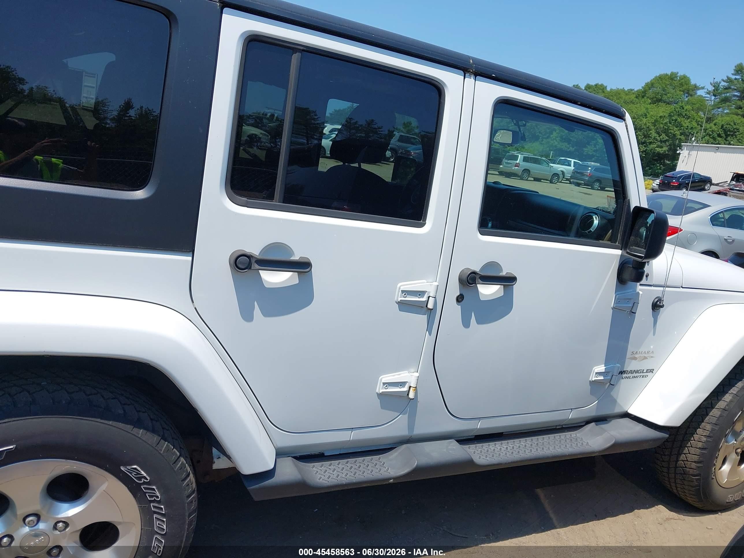 2013 Jeep Wrangler Unlimited Sahara White vin: 1C4HJWEG6DL502704