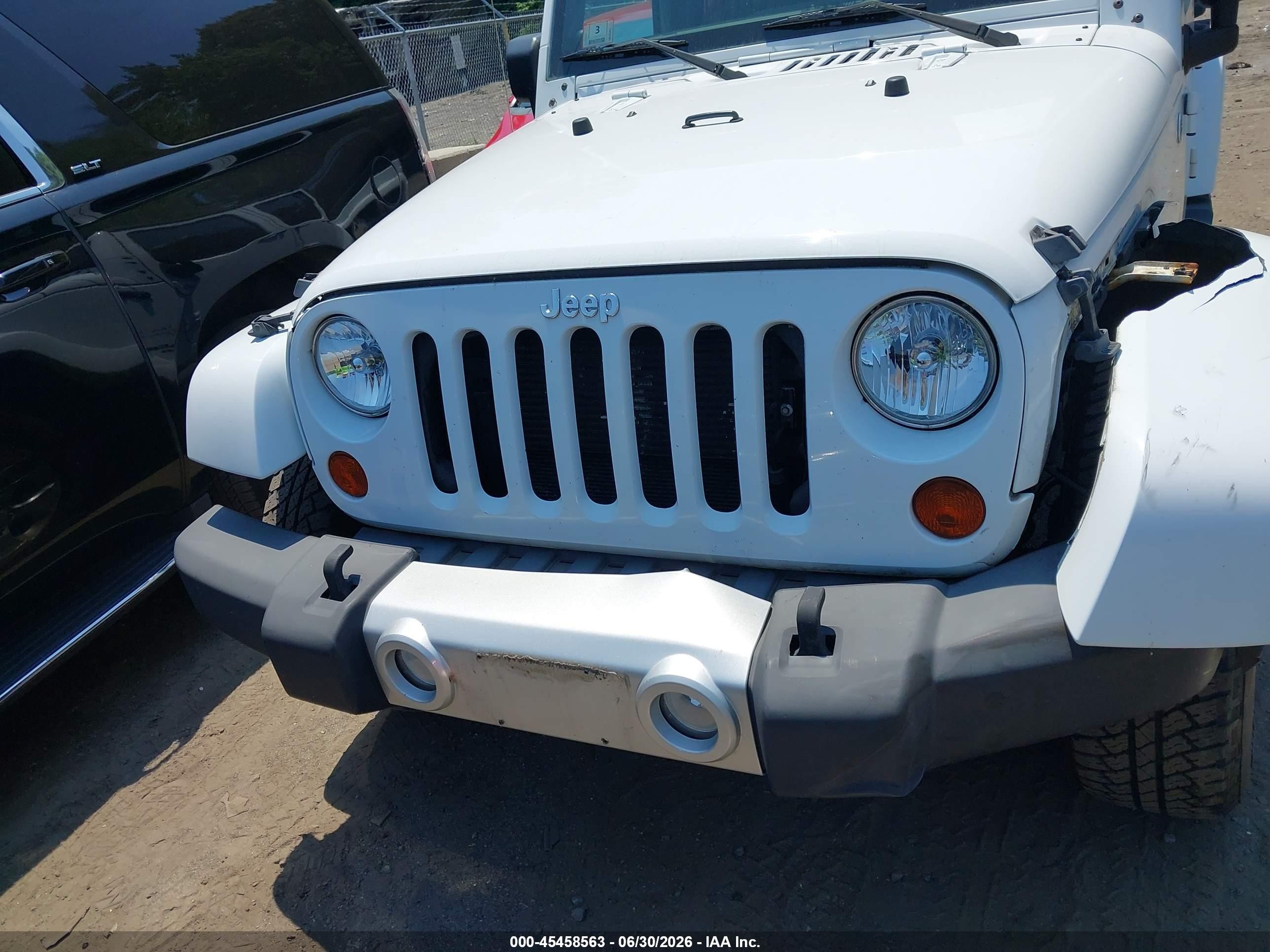 2013 Jeep Wrangler Unlimited Sahara White vin: 1C4HJWEG6DL502704
