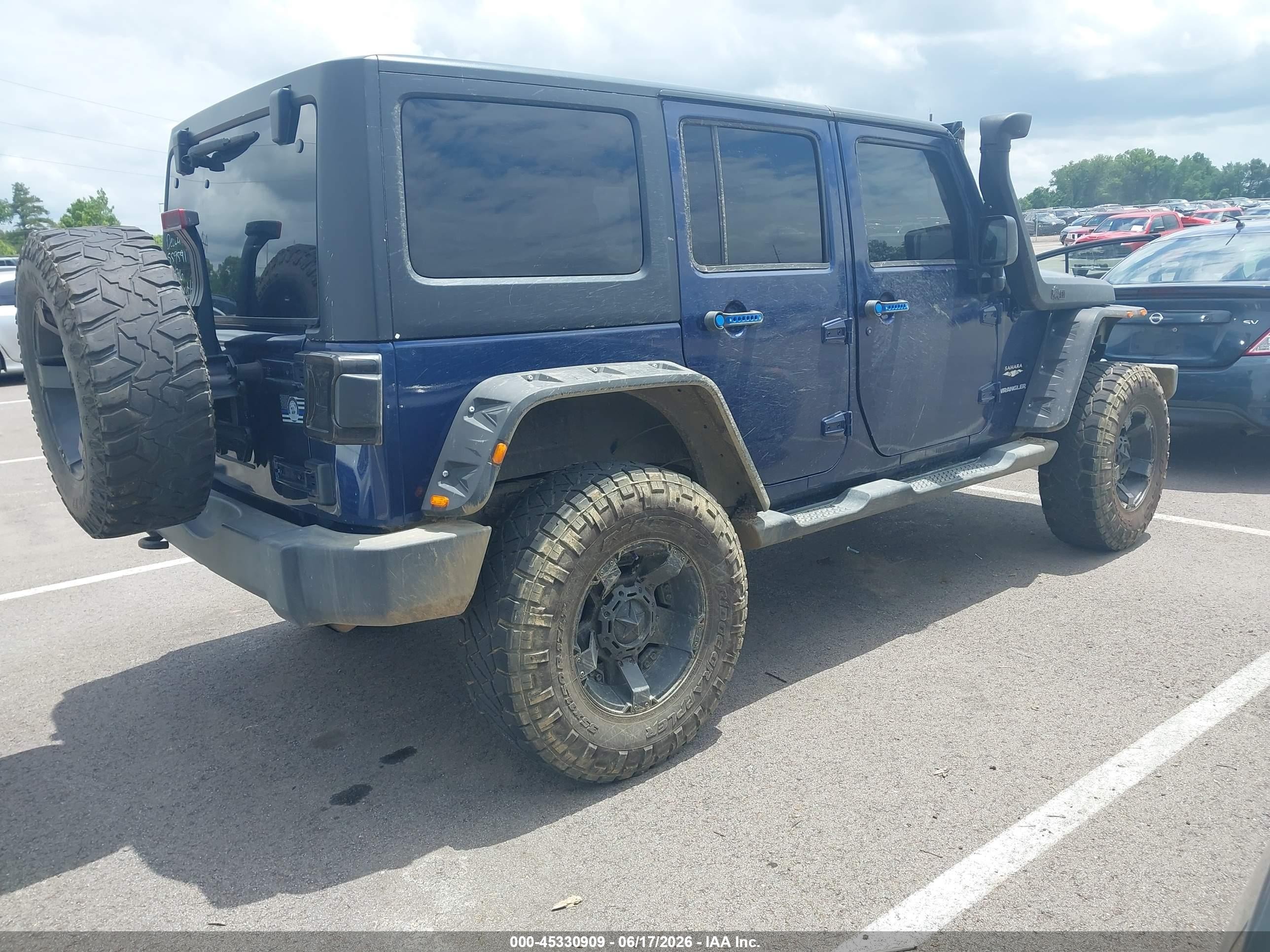 2013 Jeep Wrangler Unlimited Sahara Blue vin: 1C4HJWEG7DL559591