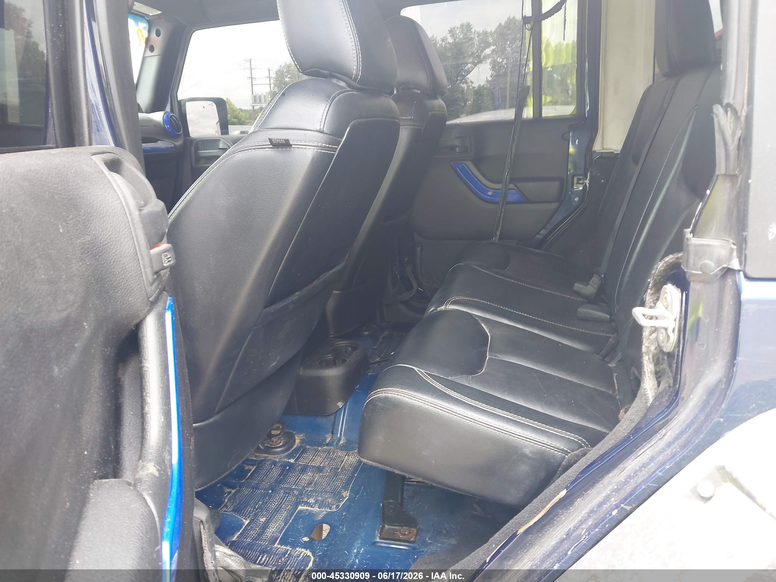 2013 Jeep Wrangler Unlimited Sahara Blue vin: 1C4HJWEG7DL559591