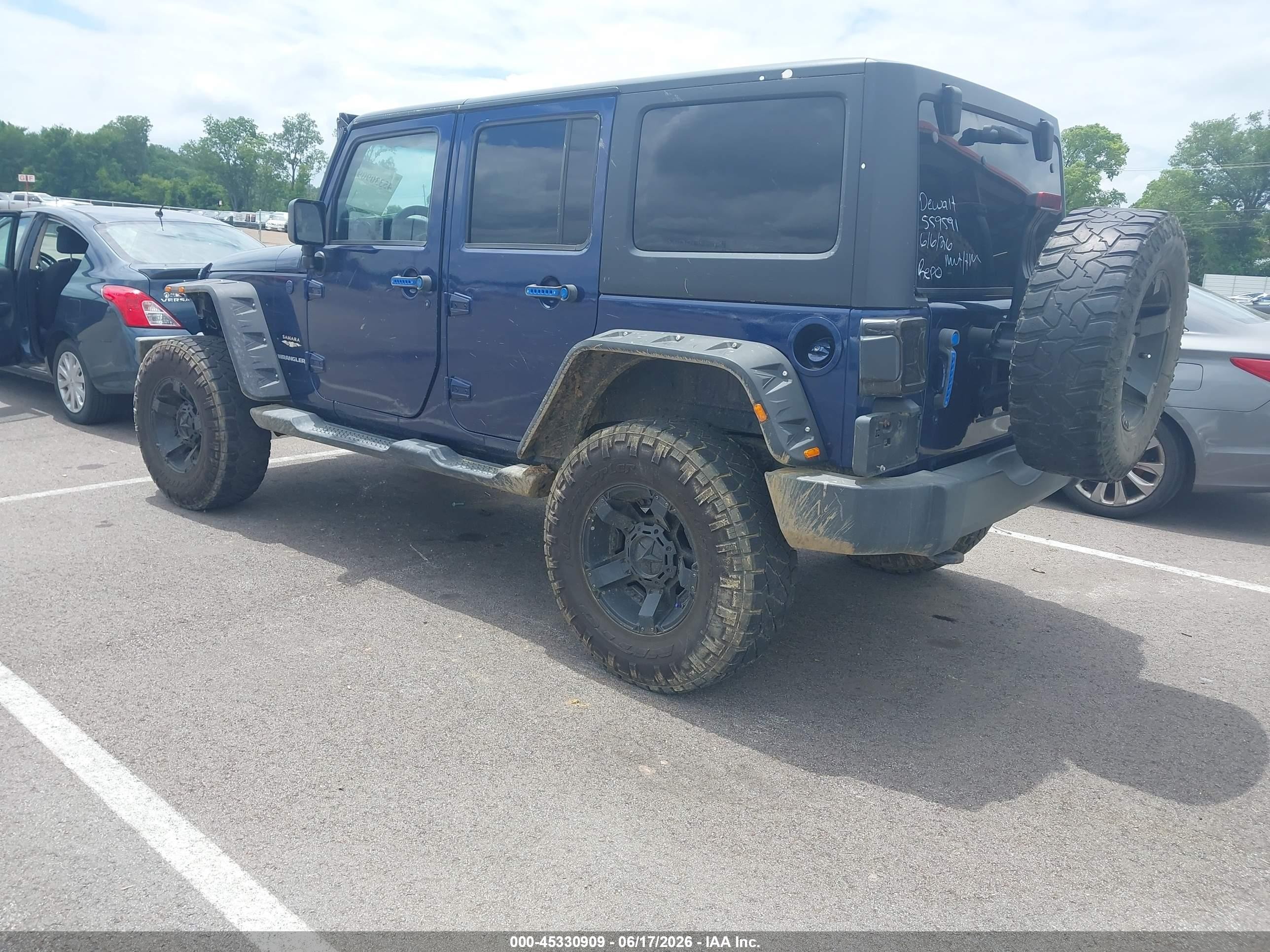 2013 Jeep Wrangler Unlimited Sahara Blue vin: 1C4HJWEG7DL559591