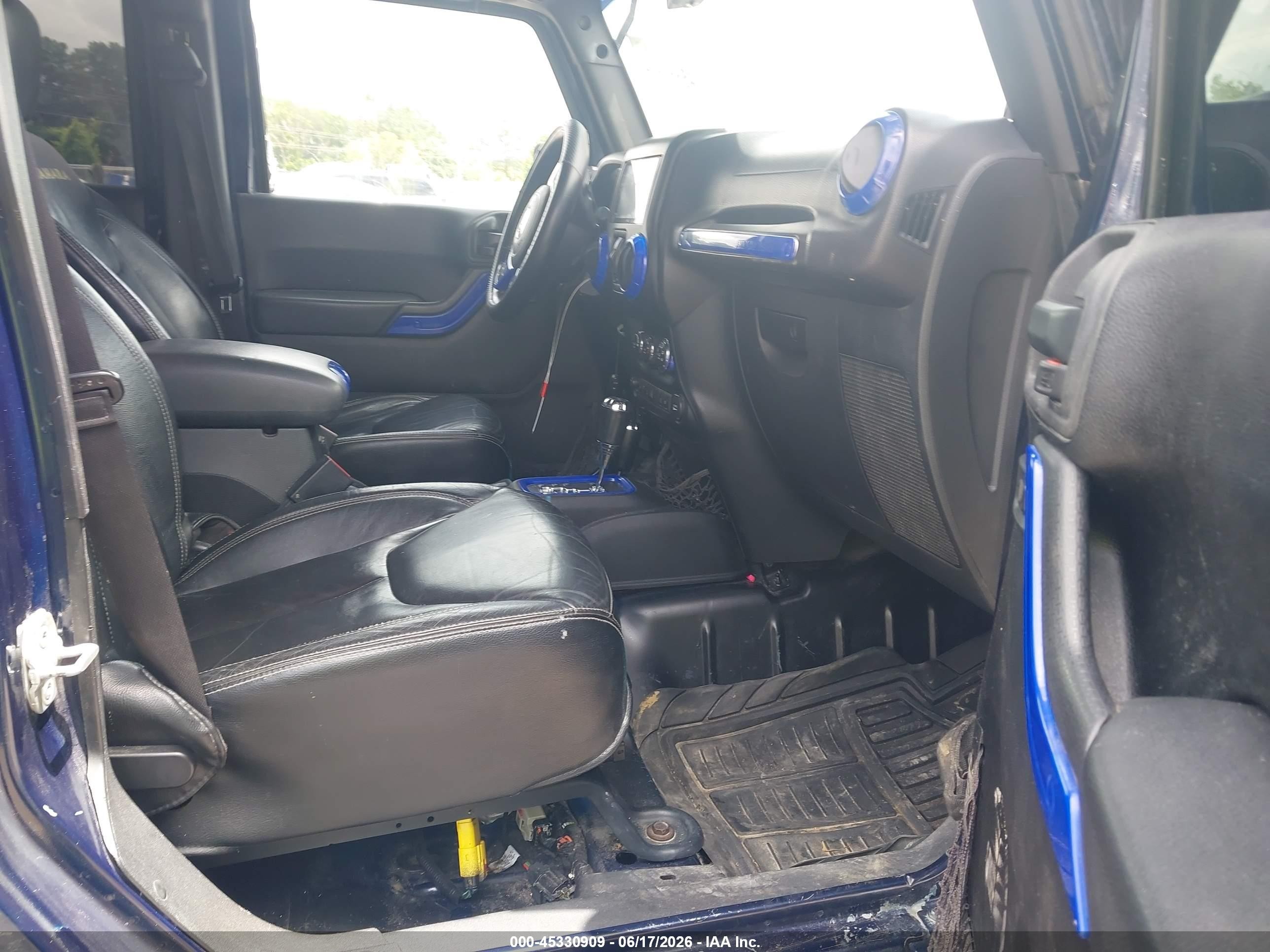 2013 Jeep Wrangler Unlimited Sahara Blue vin: 1C4HJWEG7DL559591