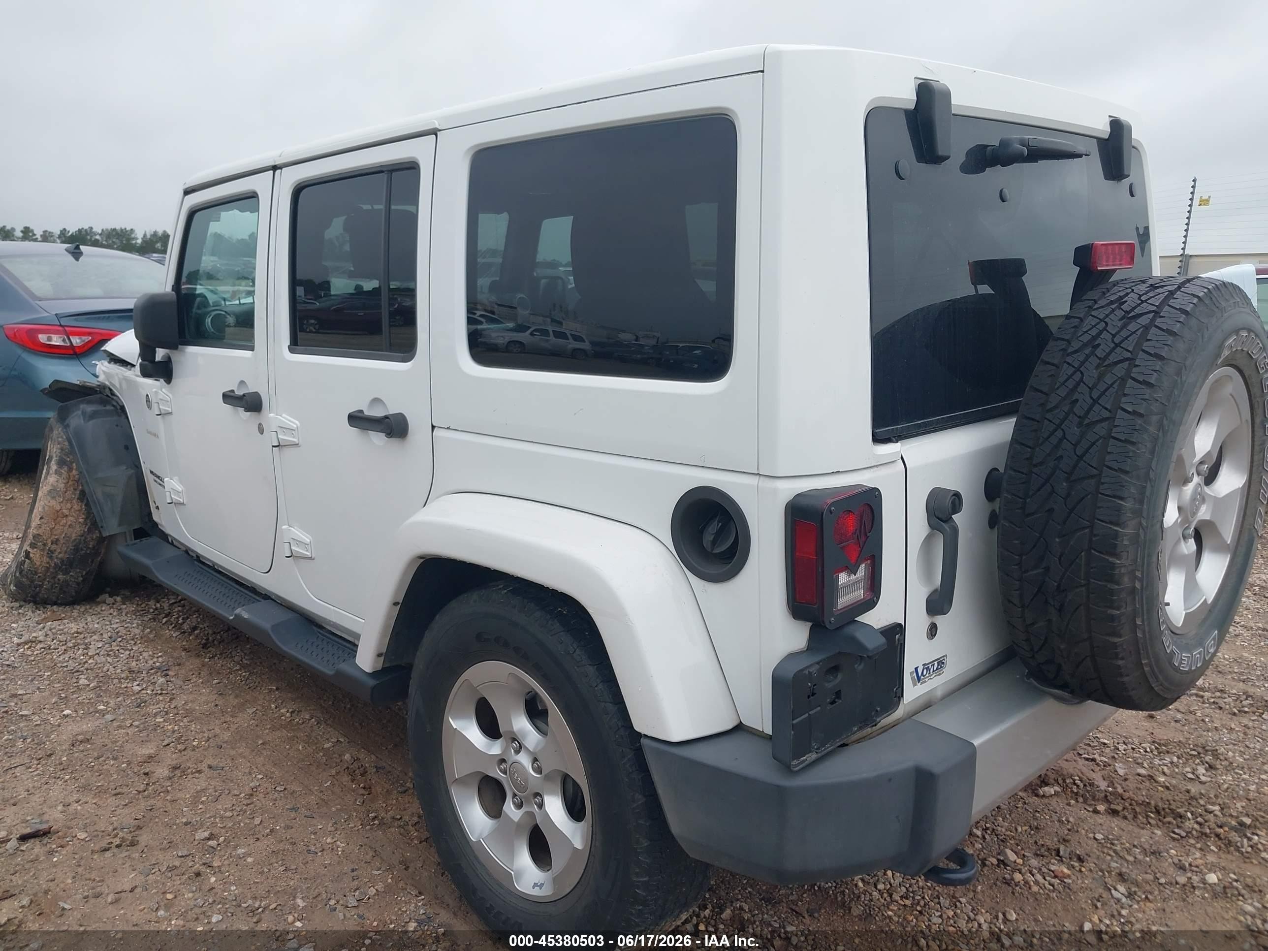 2013 Jeep Wrangler Unlimited Sahara White vin: 1C4HJWEG7DL692478