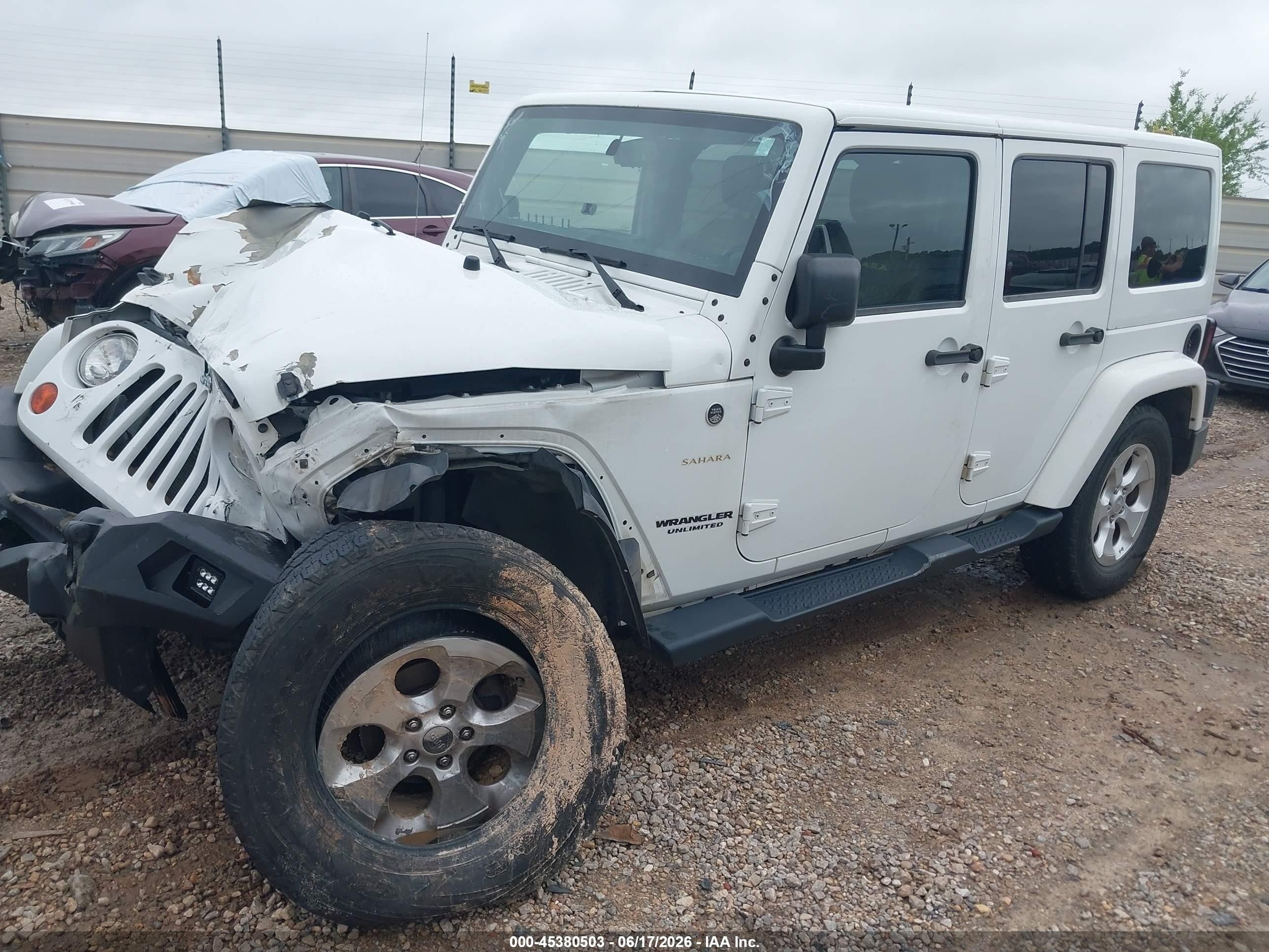 2013 Jeep Wrangler Unlimited Sahara White vin: 1C4HJWEG7DL692478
