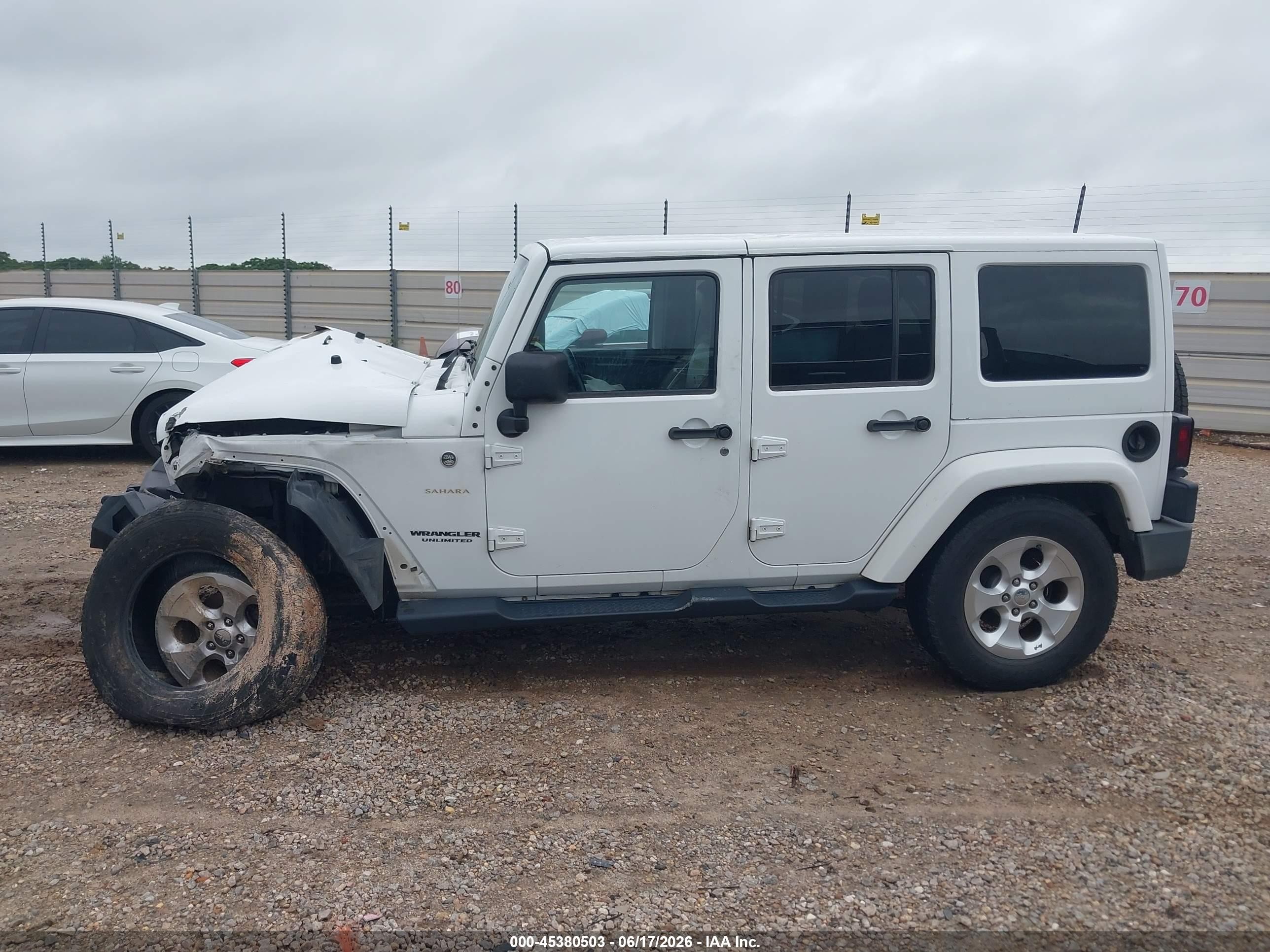2013 Jeep Wrangler Unlimited Sahara White vin: 1C4HJWEG7DL692478