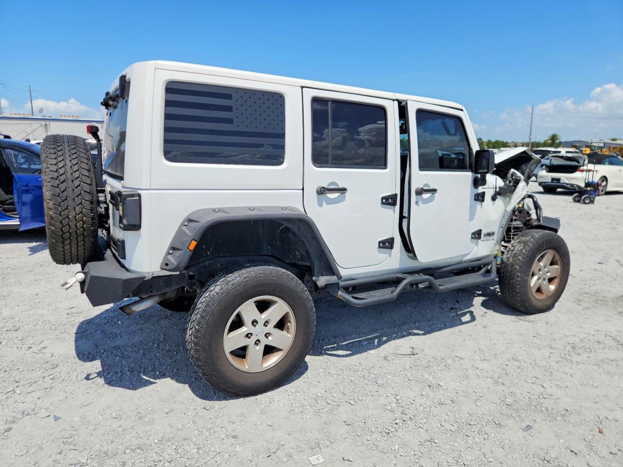 2014 Jeep Wrangler Unlimited Sahara White vin: 1C4HJWEG7EL159094