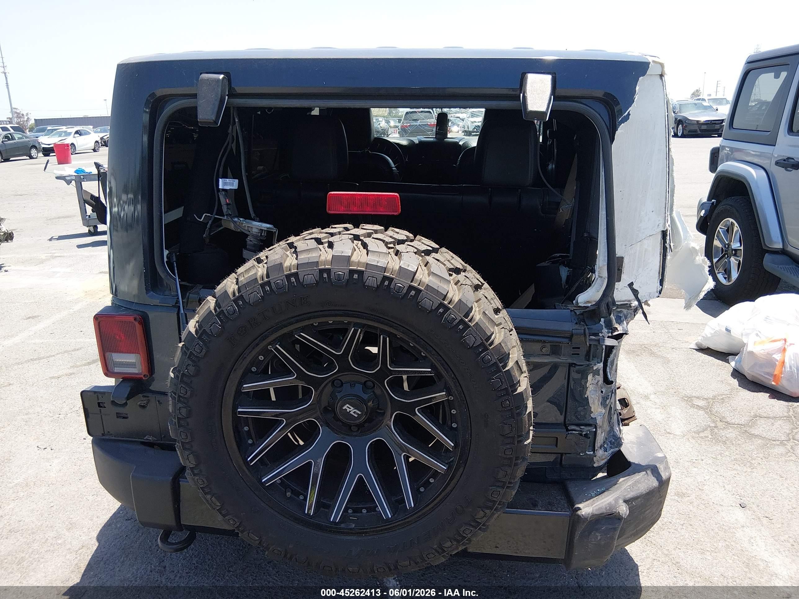 2017 Jeep Wrangler Unlimited Smoky Mountain 4x4 Gray vin: 1C4HJWEG7HL674987