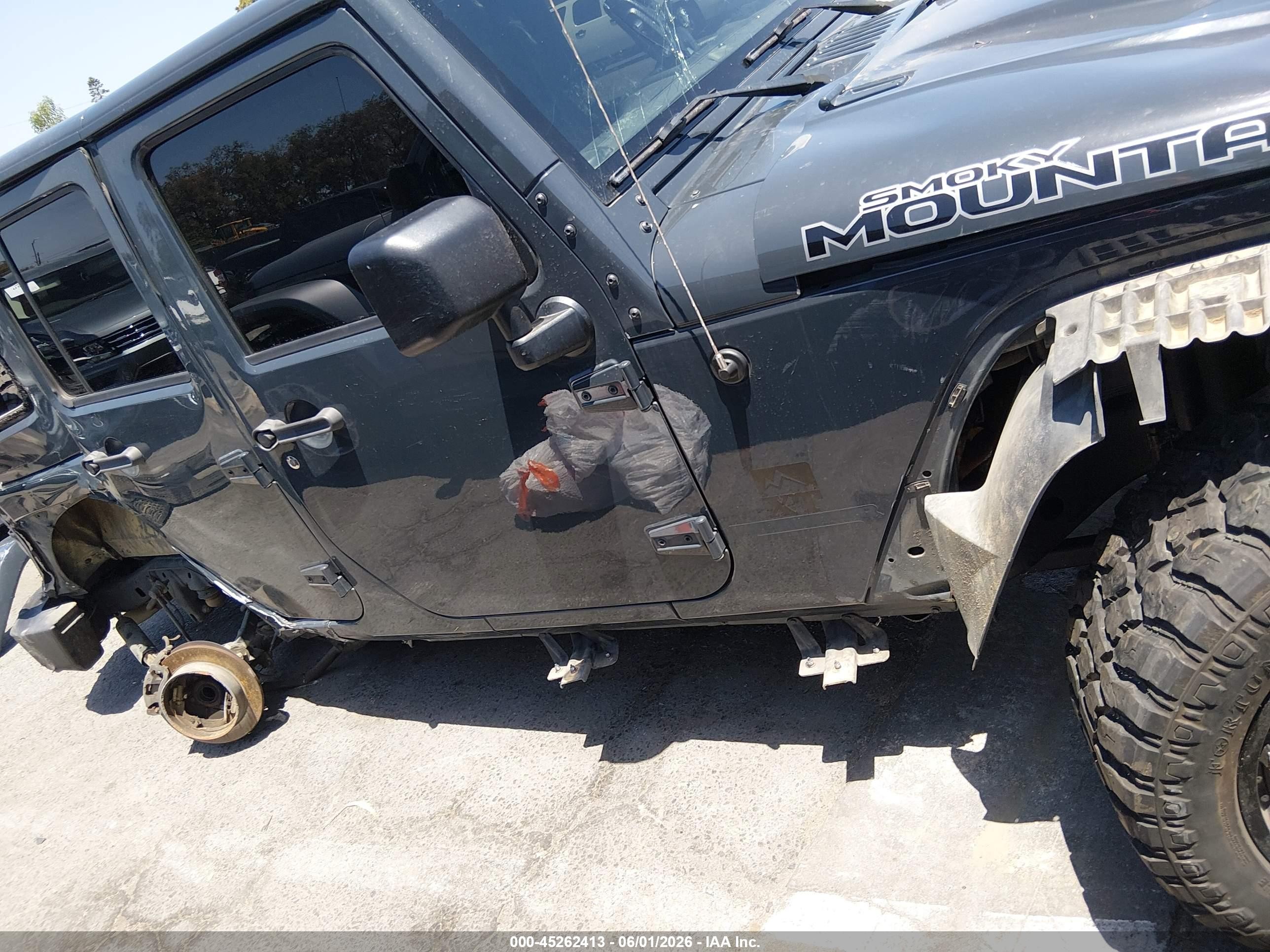 2017 Jeep Wrangler Unlimited Smoky Mountain 4x4 Gray vin: 1C4HJWEG7HL674987