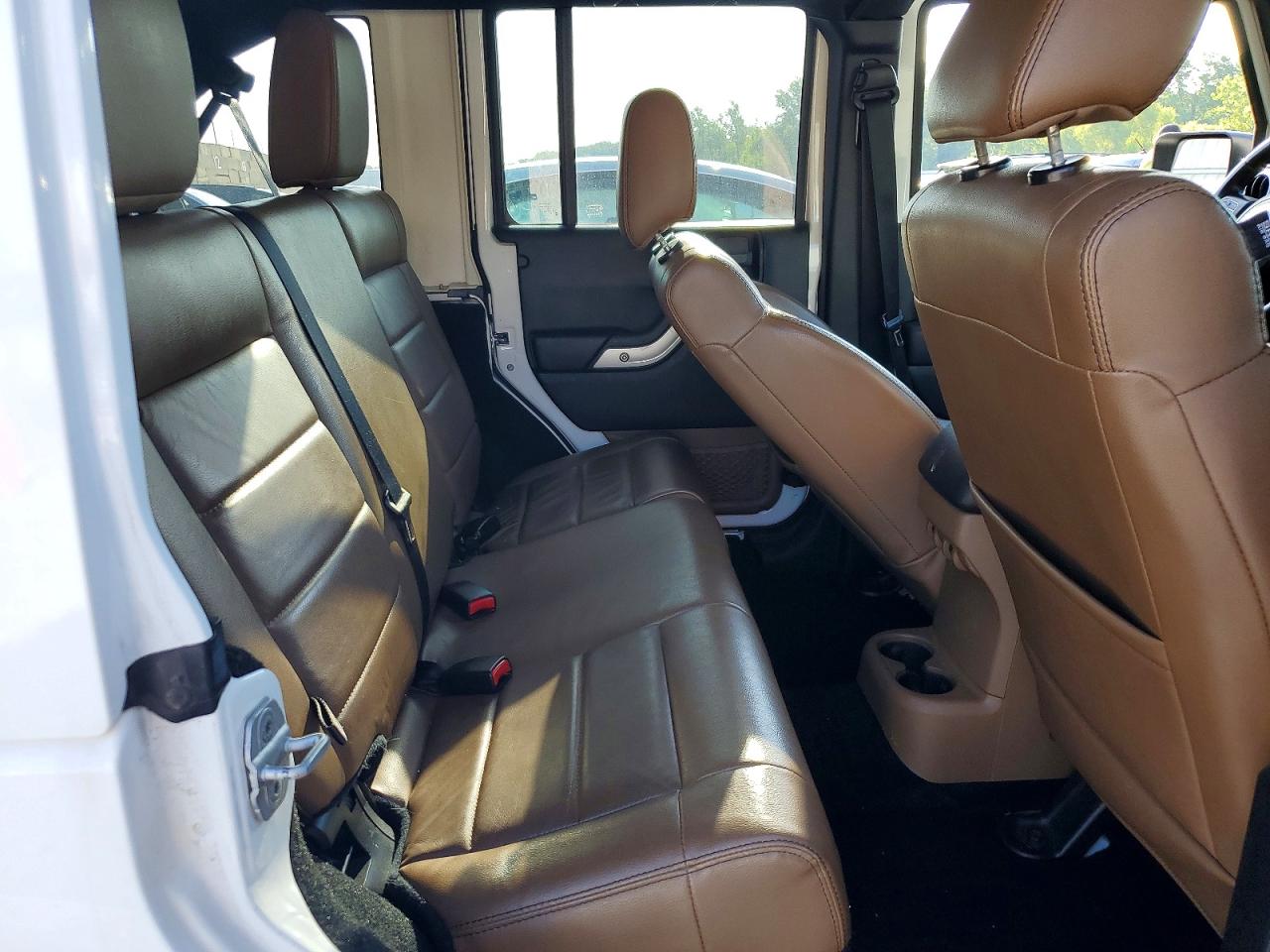2012 Jeep Wrangler Unlimited Sahara Белый vin: 1C4HJWEG8CL139112