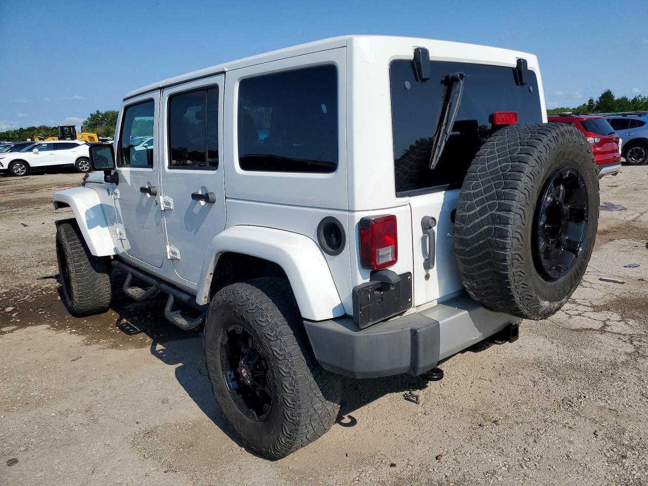 2014 Jeep Wrangler Unlimited Sahara White vin: 1C4HJWEG8EL103262