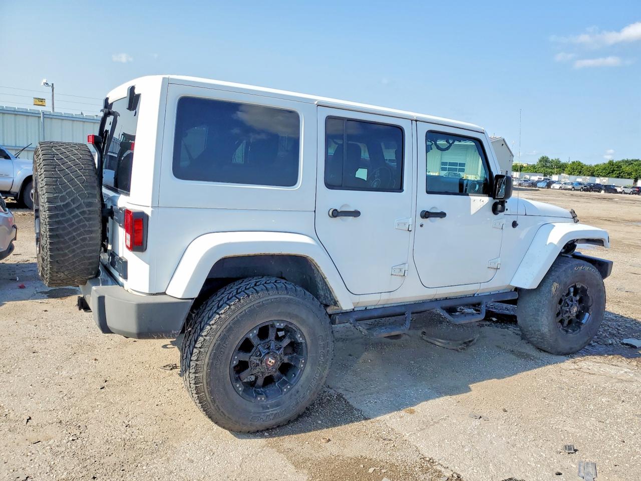2014 Jeep Wrangler Unlimited Sahara White vin: 1C4HJWEG8EL103262