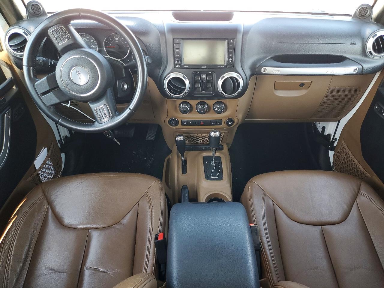 2014 Jeep Wrangler Unlimited Sahara White vin: 1C4HJWEG8EL103262