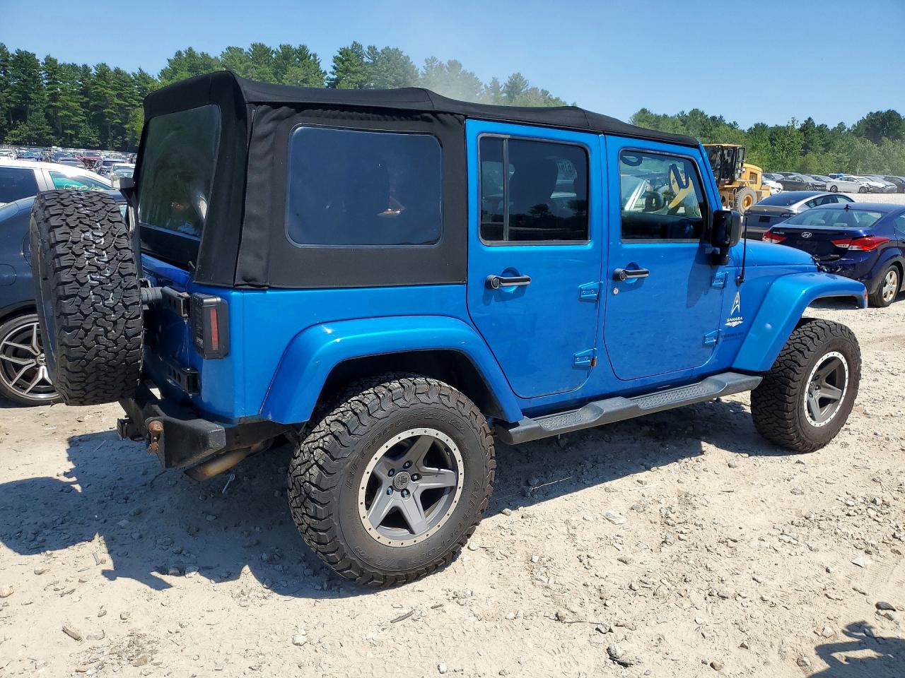 2015 Jeep Wrangler Unlimited Sahara Blue vin: 1C4HJWEG8FL596040