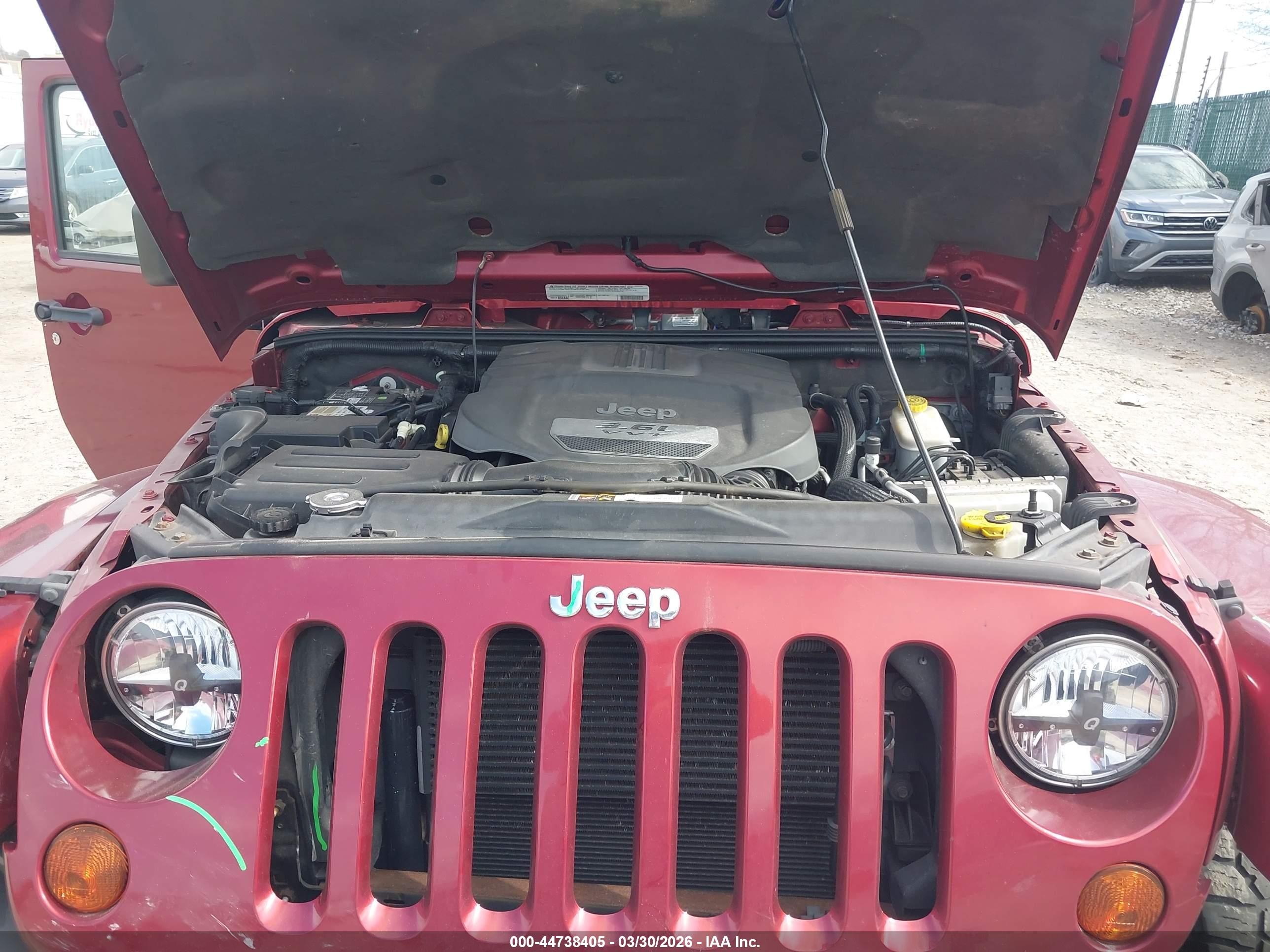 2012 Jeep Wrangler Unlimited Sahara Burgundy vin: 1C4HJWEG9CL238487