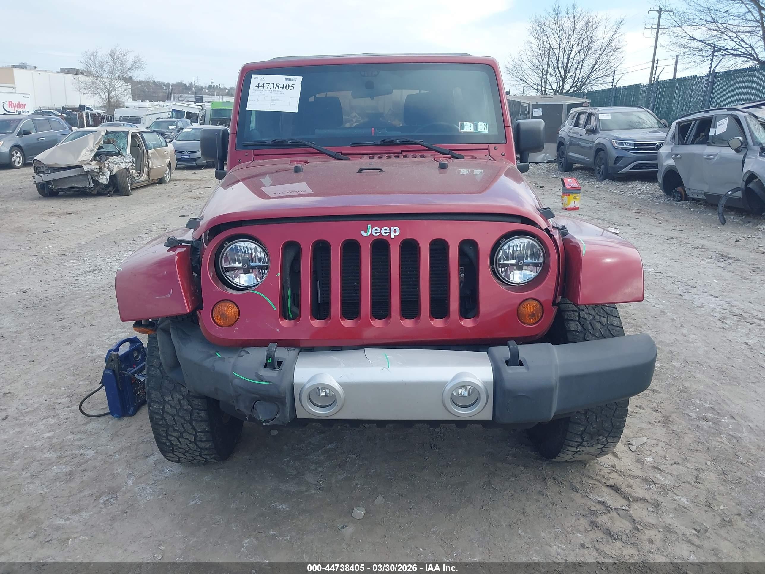 2012 Jeep Wrangler Unlimited Sahara Burgundy vin: 1C4HJWEG9CL238487
