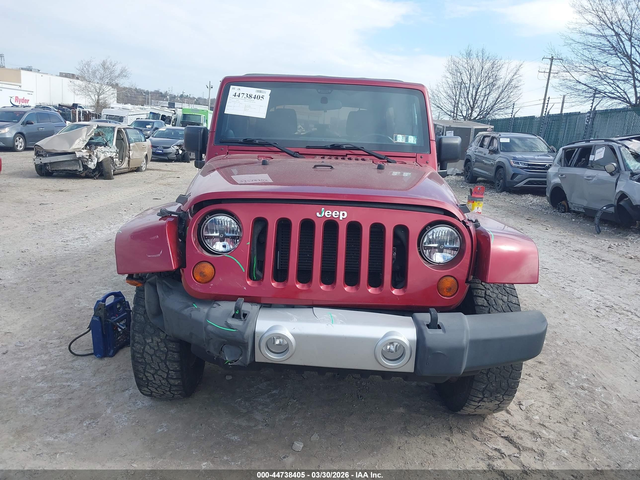 2012 Jeep Wrangler Unlimited Sahara Burgundy vin: 1C4HJWEG9CL238487