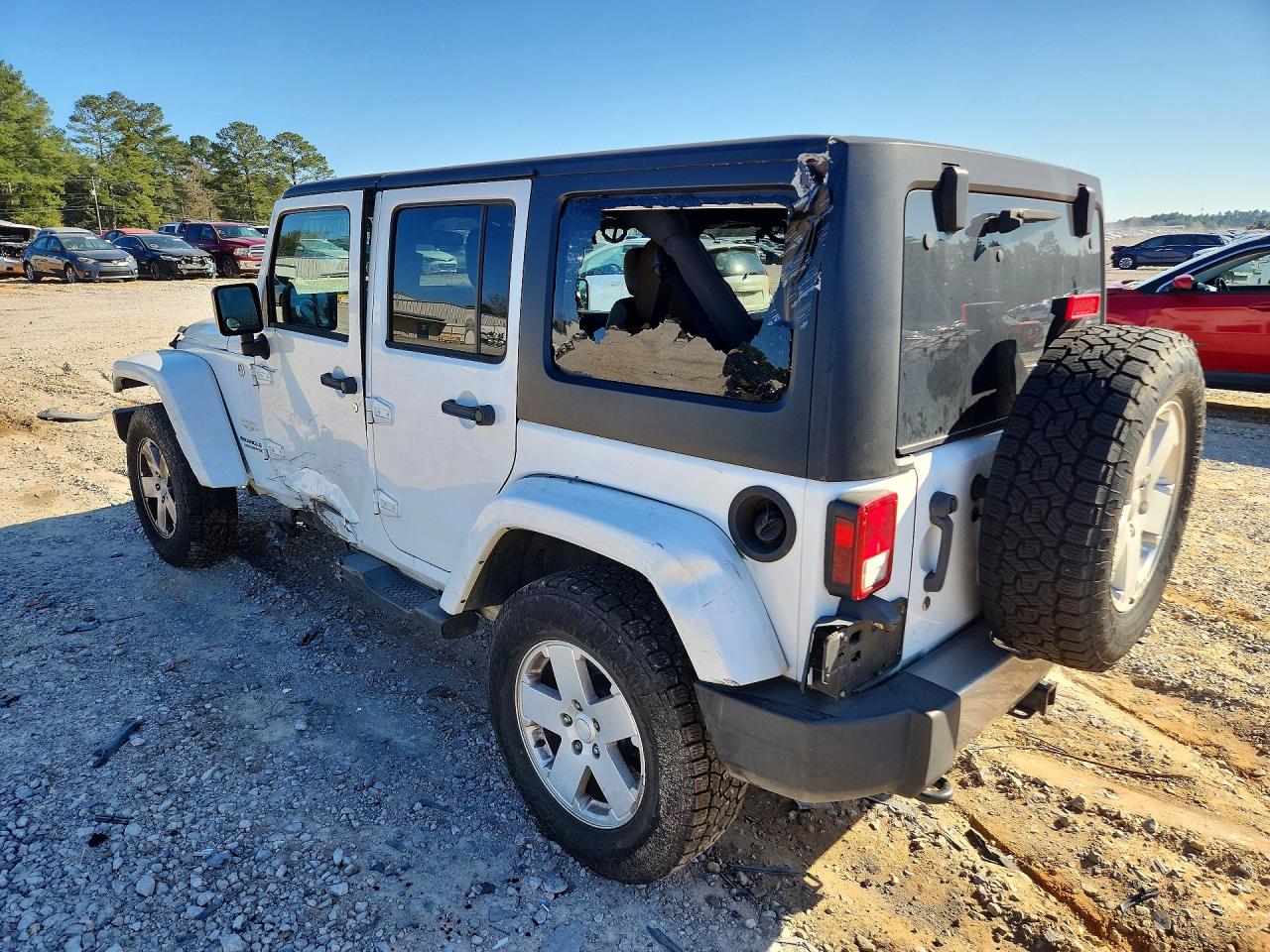 2012 Jeep Wrangler Unlimited Sahara White vin: 1C4HJWEG9CL279685