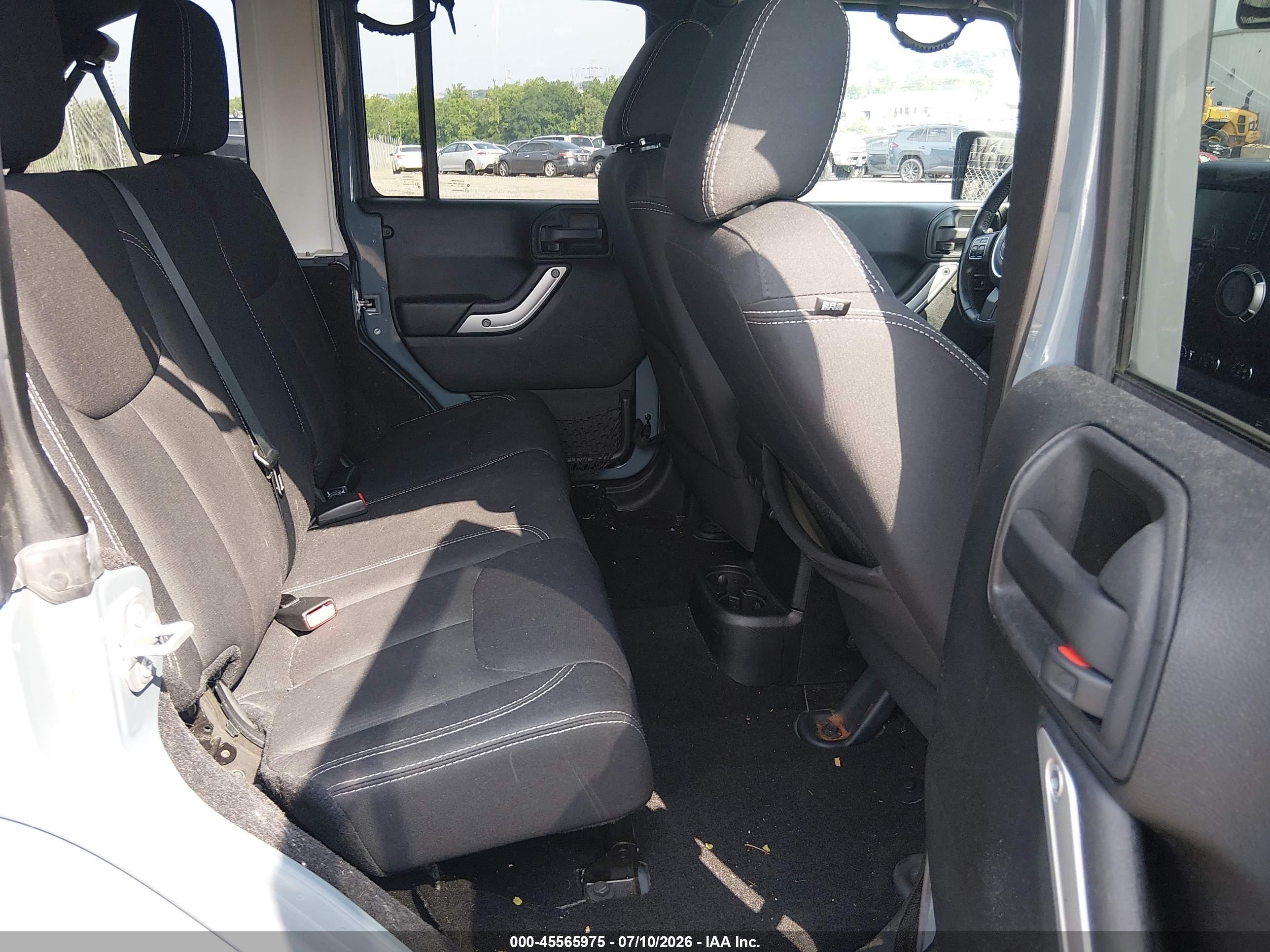 2015 Jeep Wrangler Unlimited Sahara Light Blue vin: 1C4HJWEG9FL526448