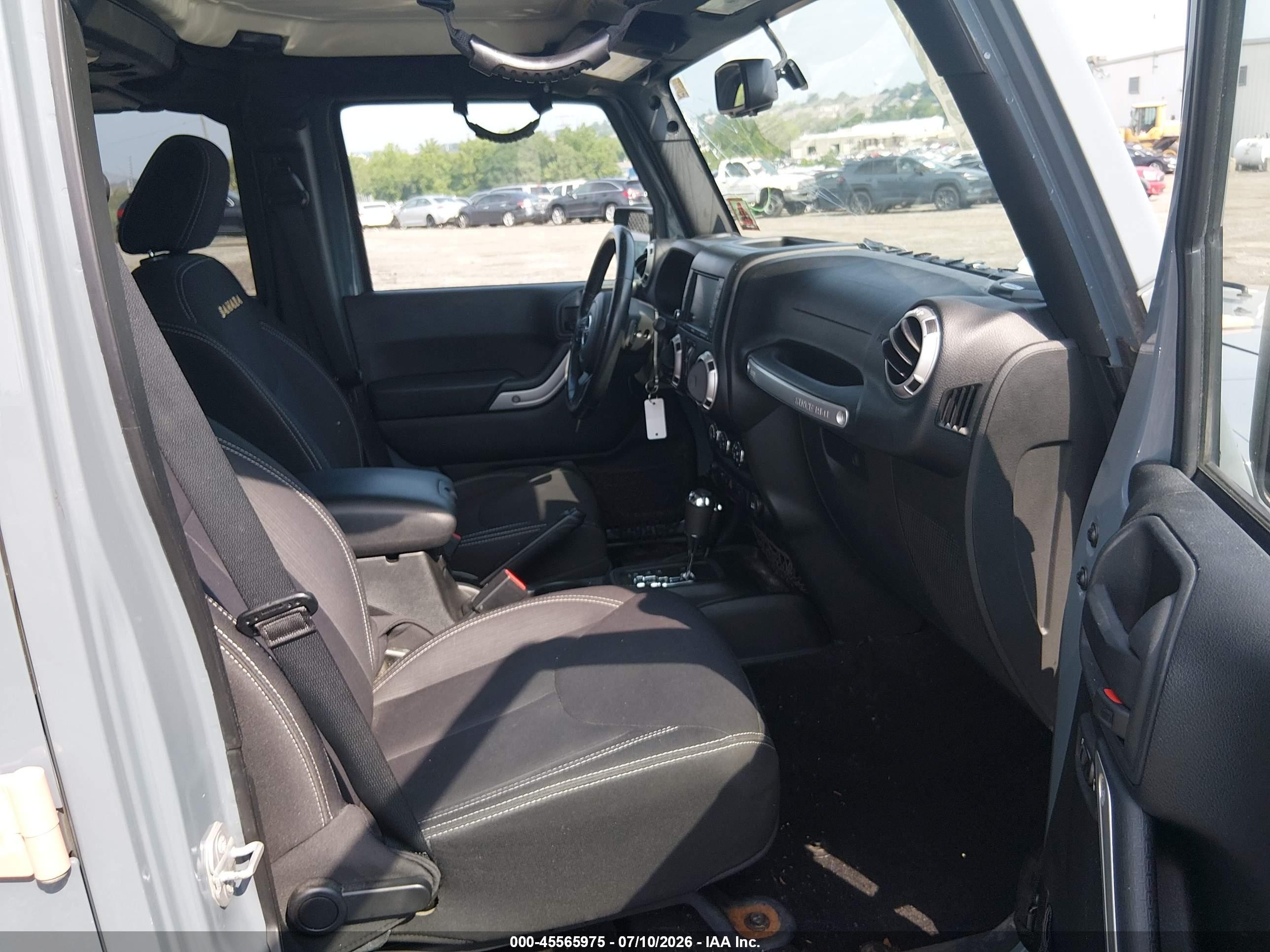 2015 Jeep Wrangler Unlimited Sahara Light Blue vin: 1C4HJWEG9FL526448