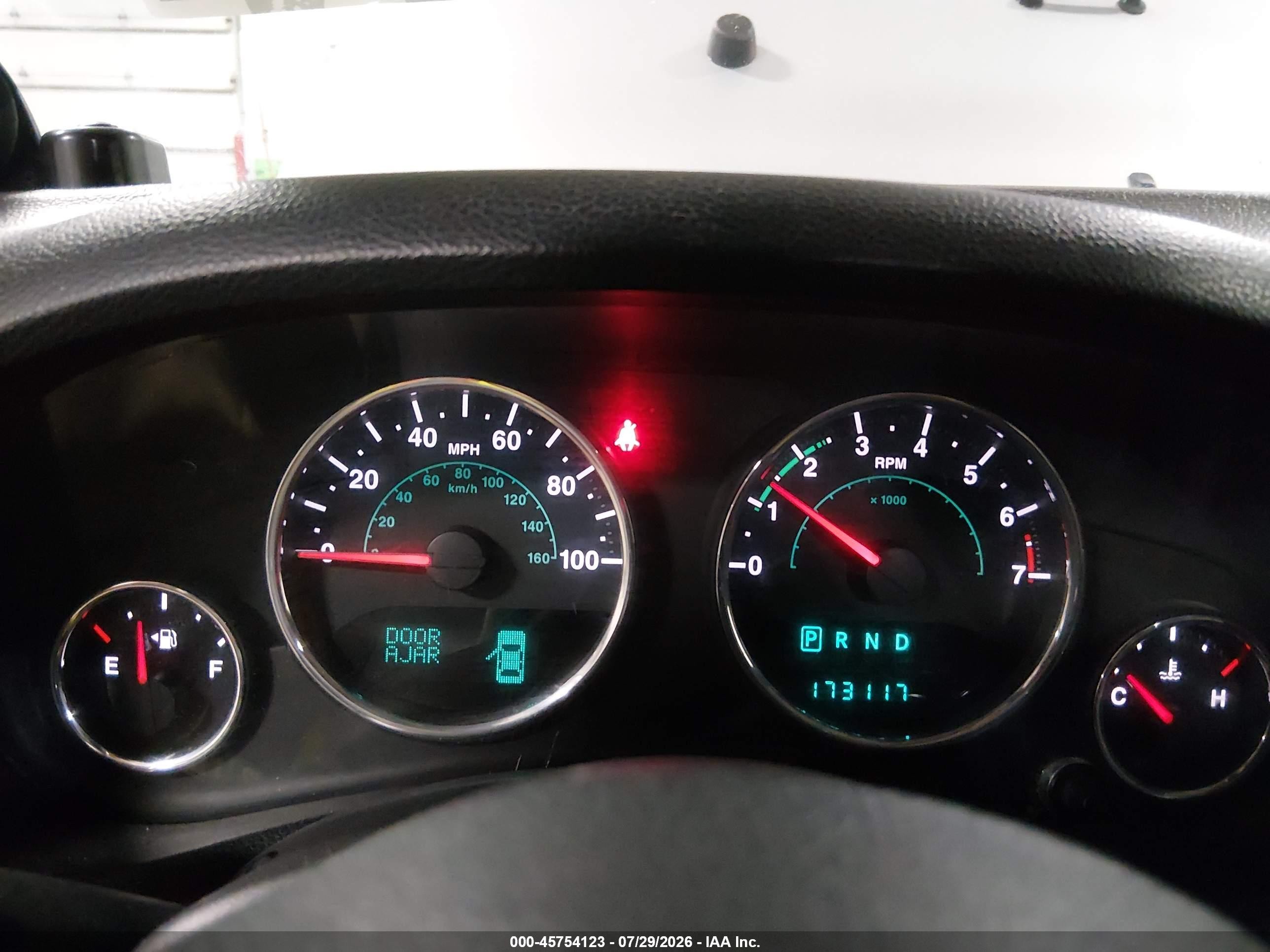 2012 Jeep Wrangler Unlimited Sahara Silver vin: 1C4HJWEGXCL196119